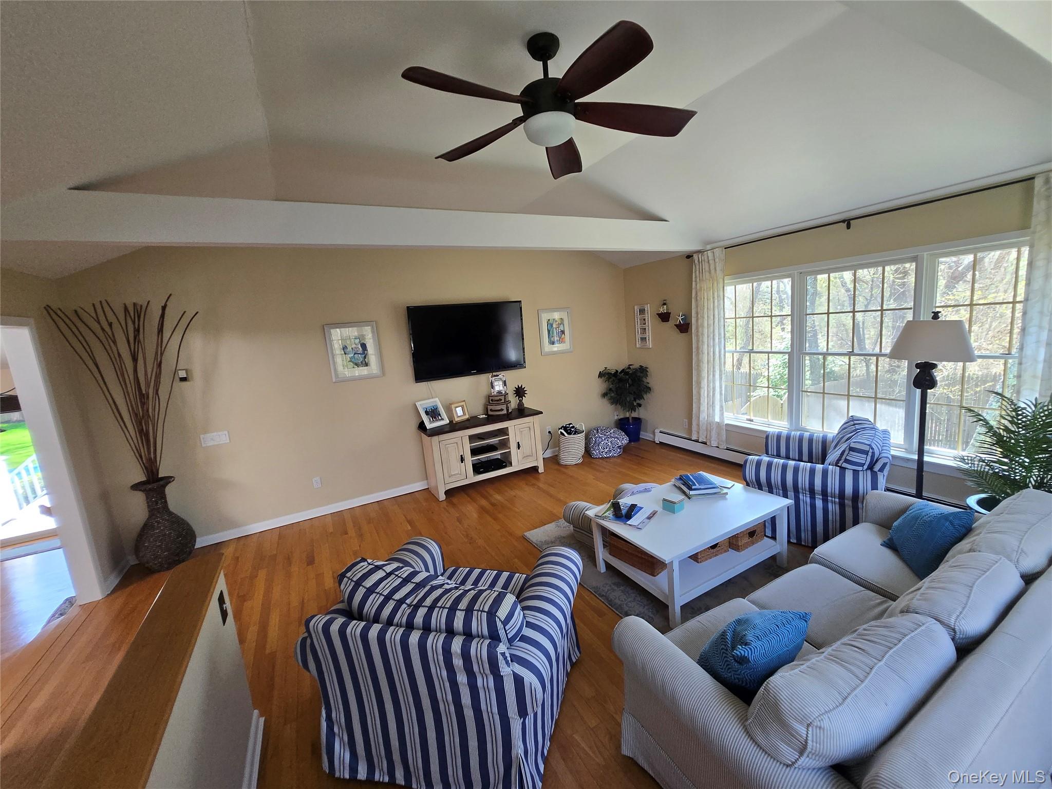 870 Noyack Road Property Photo 4
