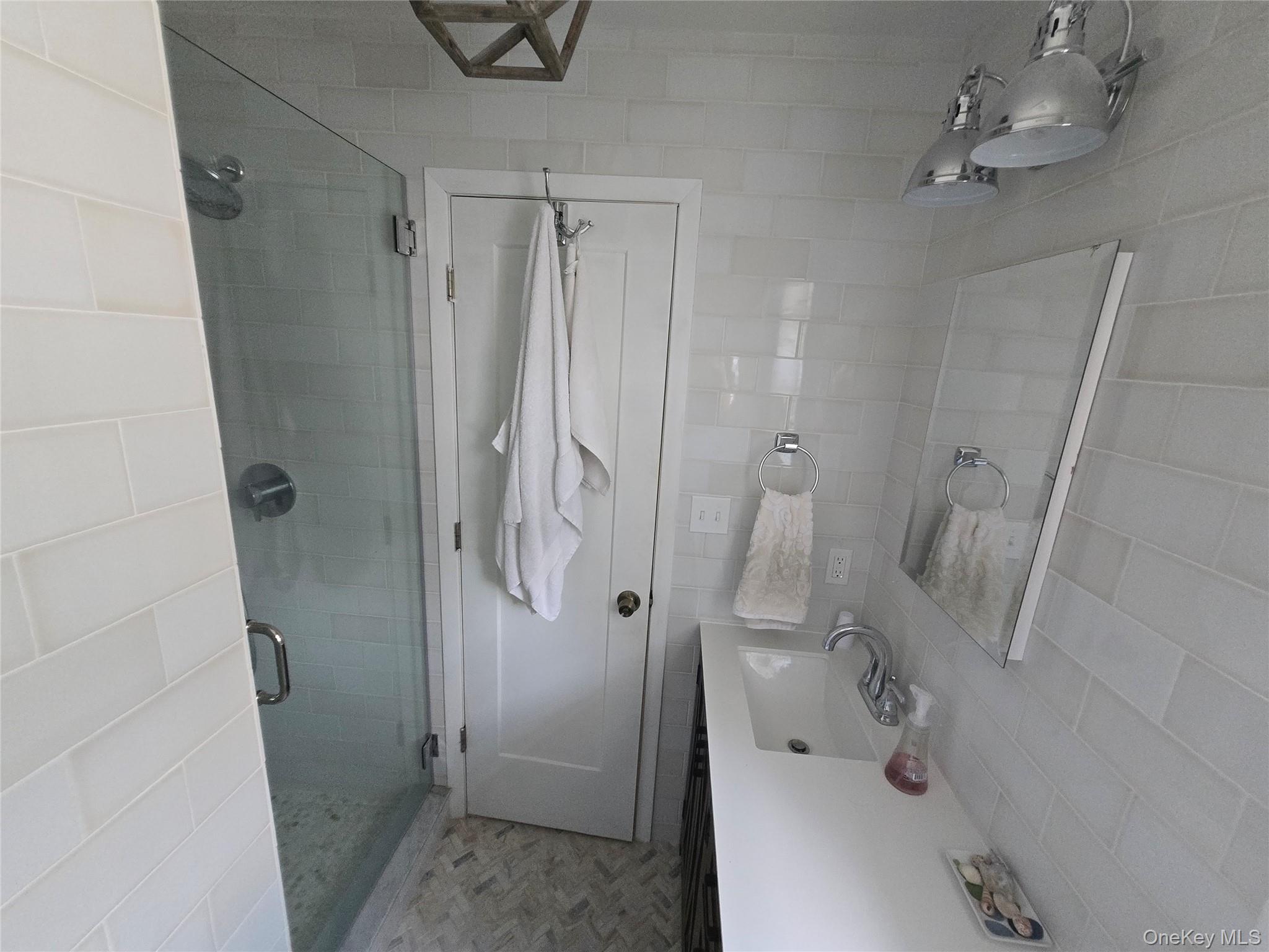 870 Noyack Road Property Photo 13