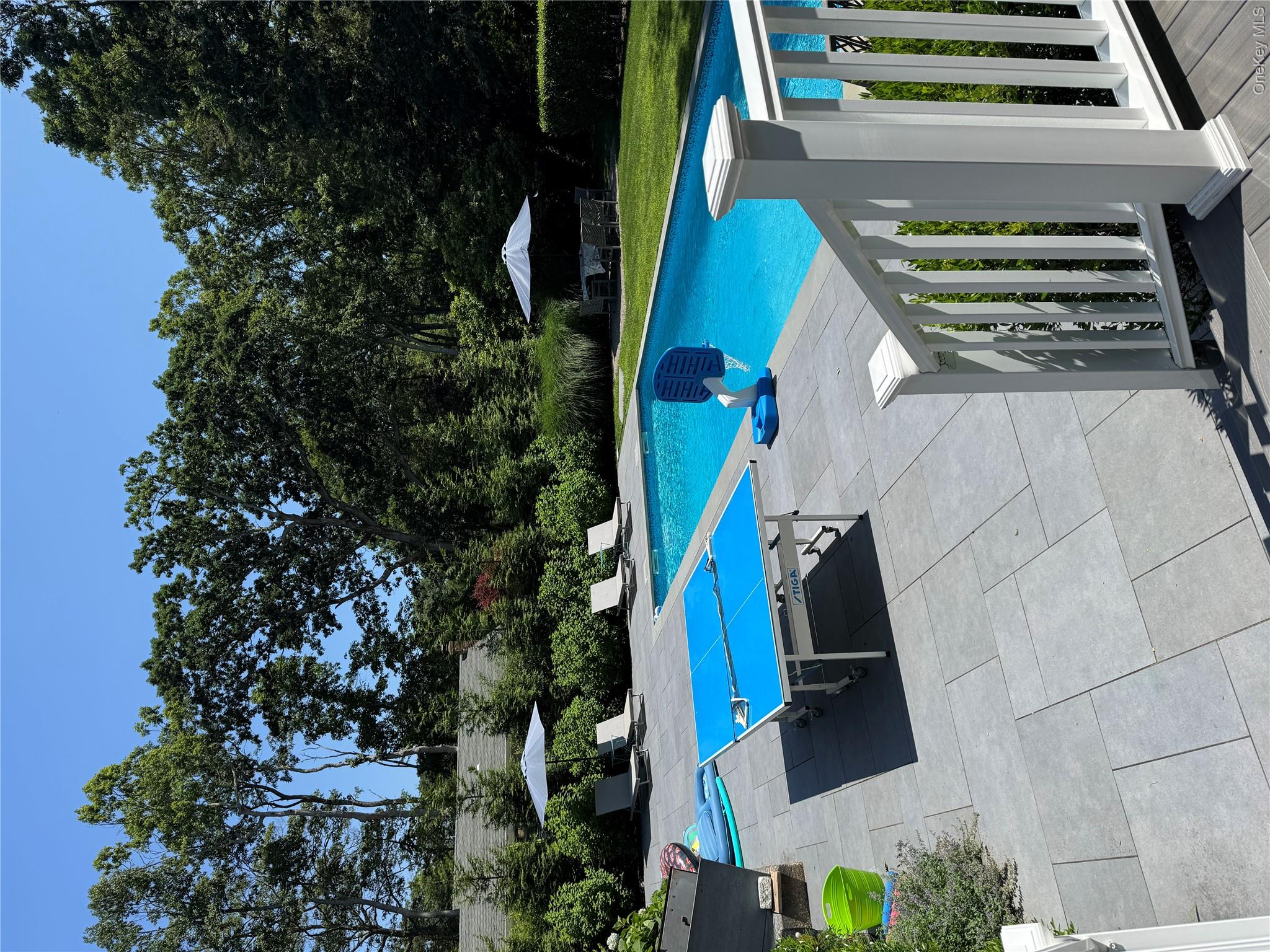 870 Noyack Road Property Photo 15