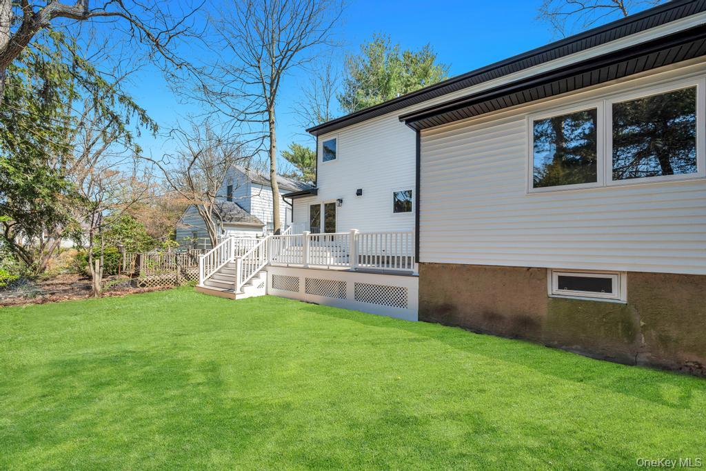441 Roslyn Road Property Photo 9