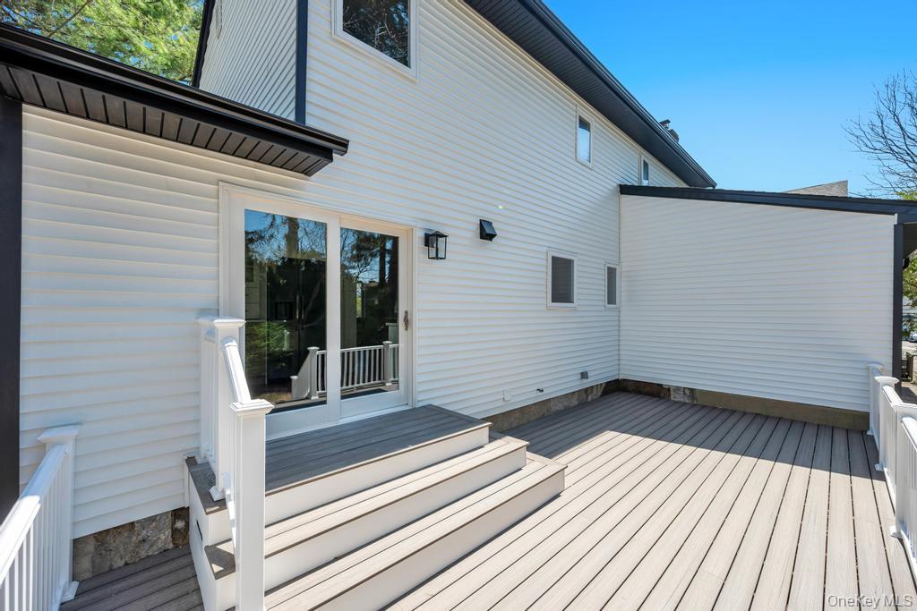 441 Roslyn Road Property Photo 11