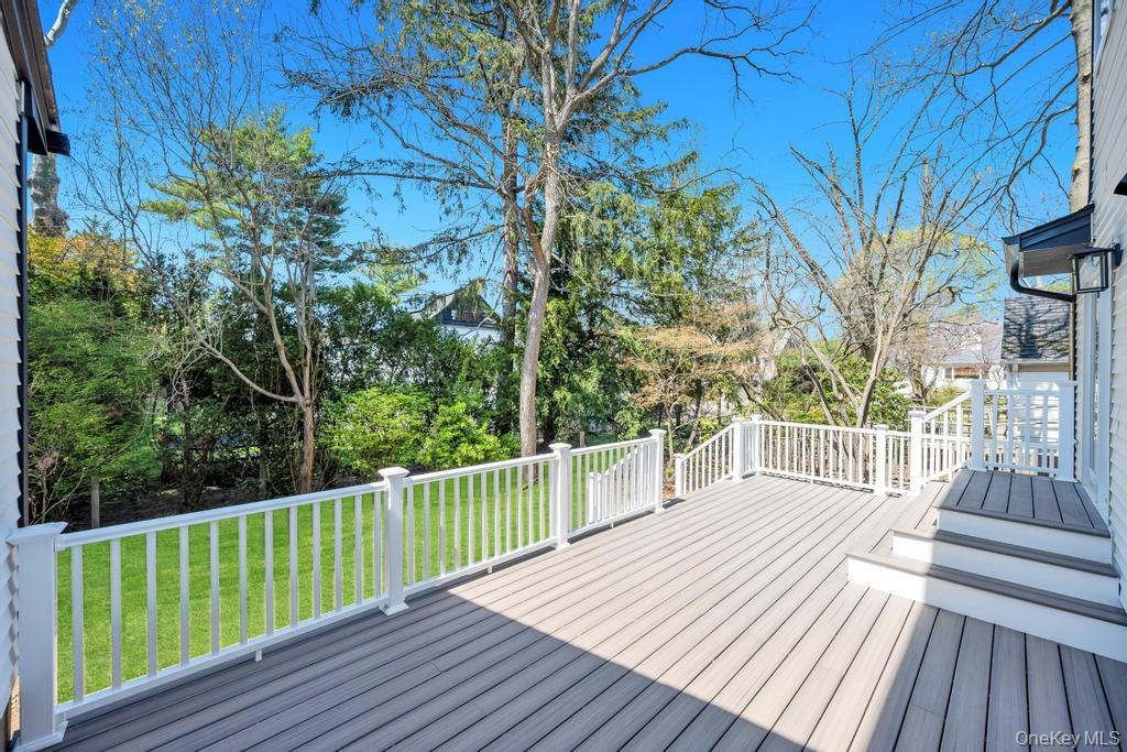 441 Roslyn Road Property Photo 12