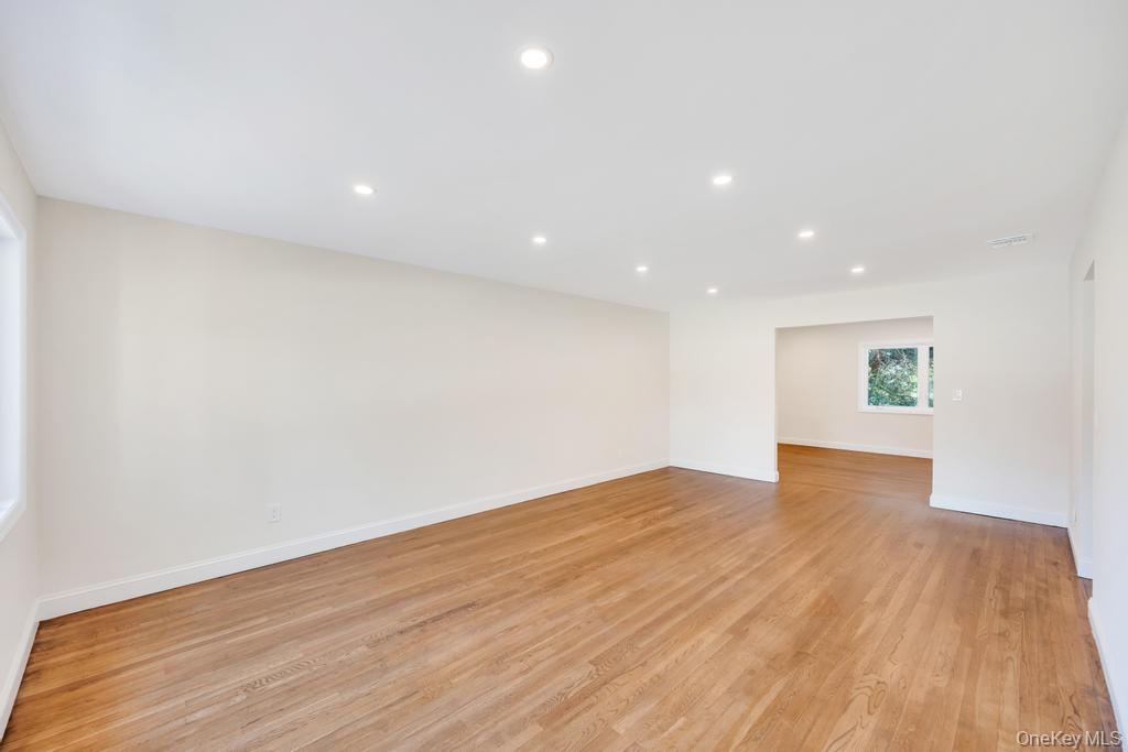 441 Roslyn Road Property Photo 15