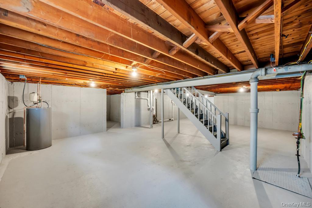 441 Roslyn Road Property Photo 43