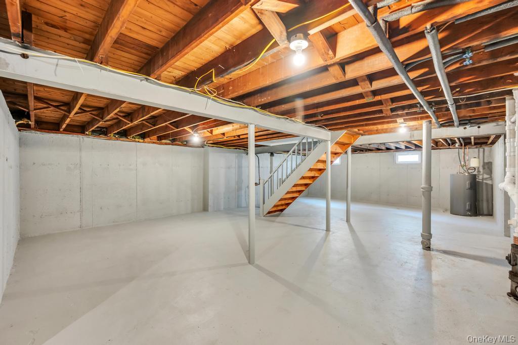 441 Roslyn Road Property Photo 44