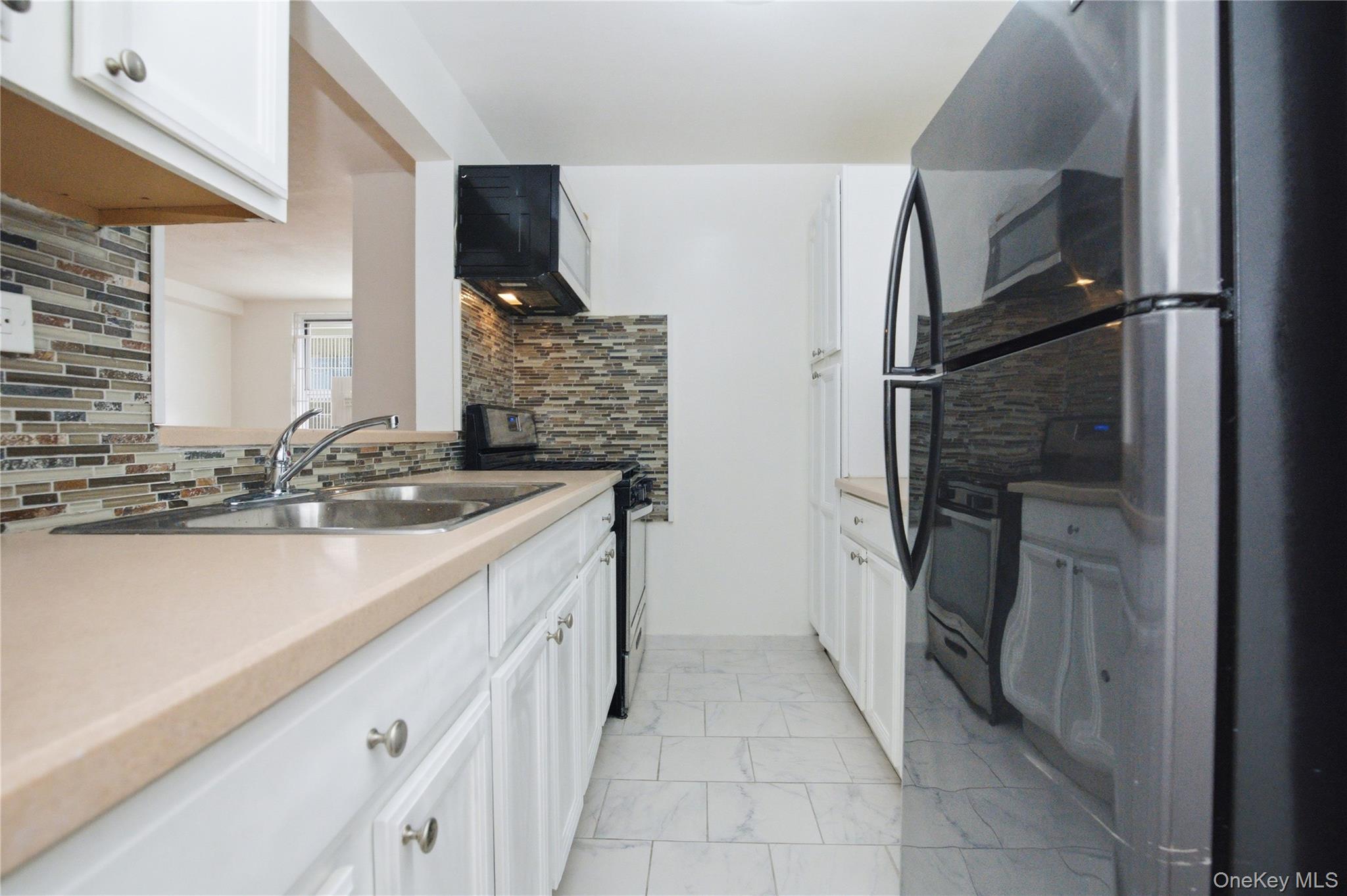 2385 Barker Avenue 6s Property Photo 9