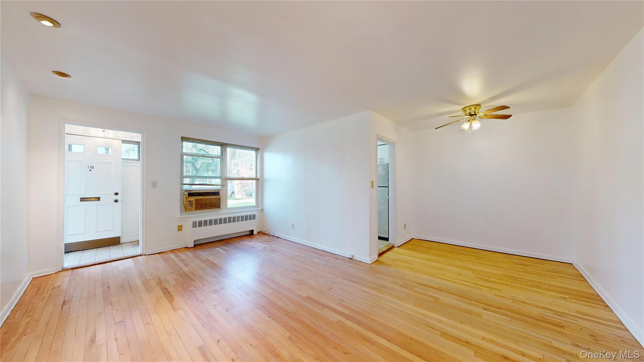 33 Edwards 1 B Property Photo 3