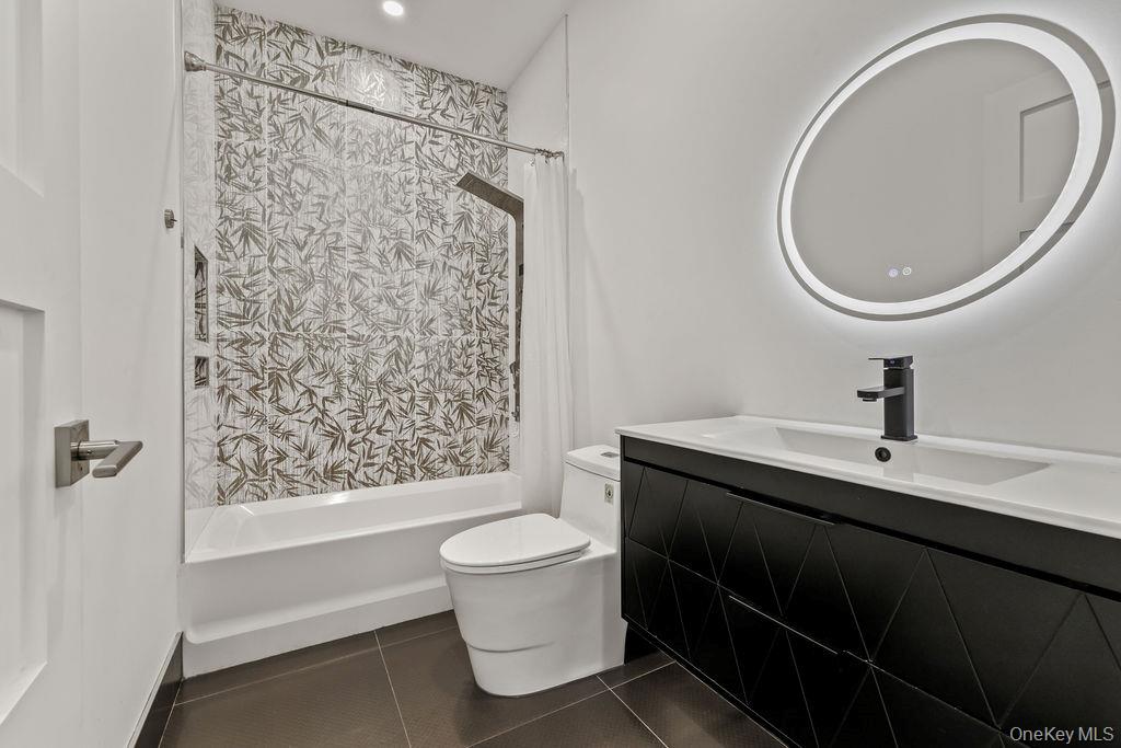 5 Blue Bird Road Property Photo 25