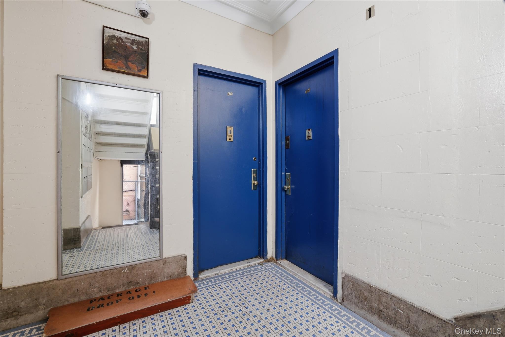 1084 Willmohr Street Property Photo 7