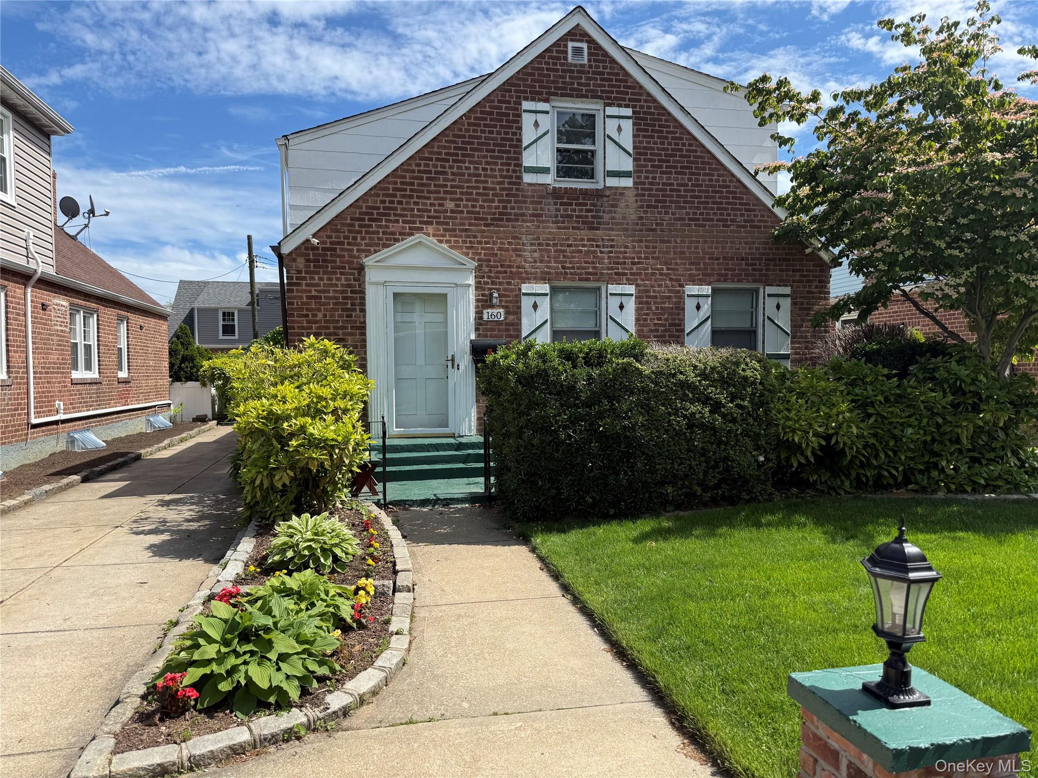 160 Albermarle Avenue Property Photo 1