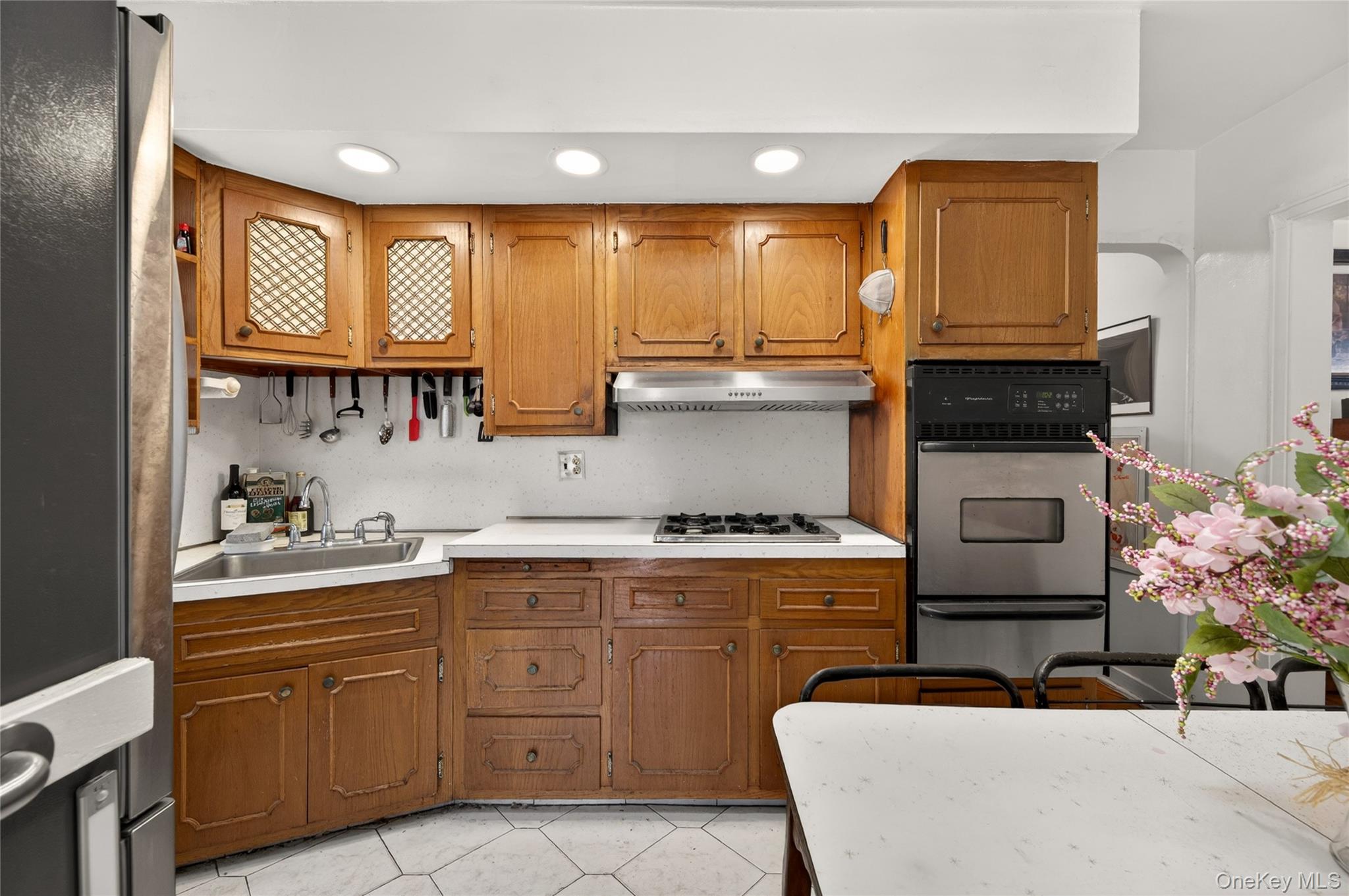 160 Albermarle Avenue Property Photo 7