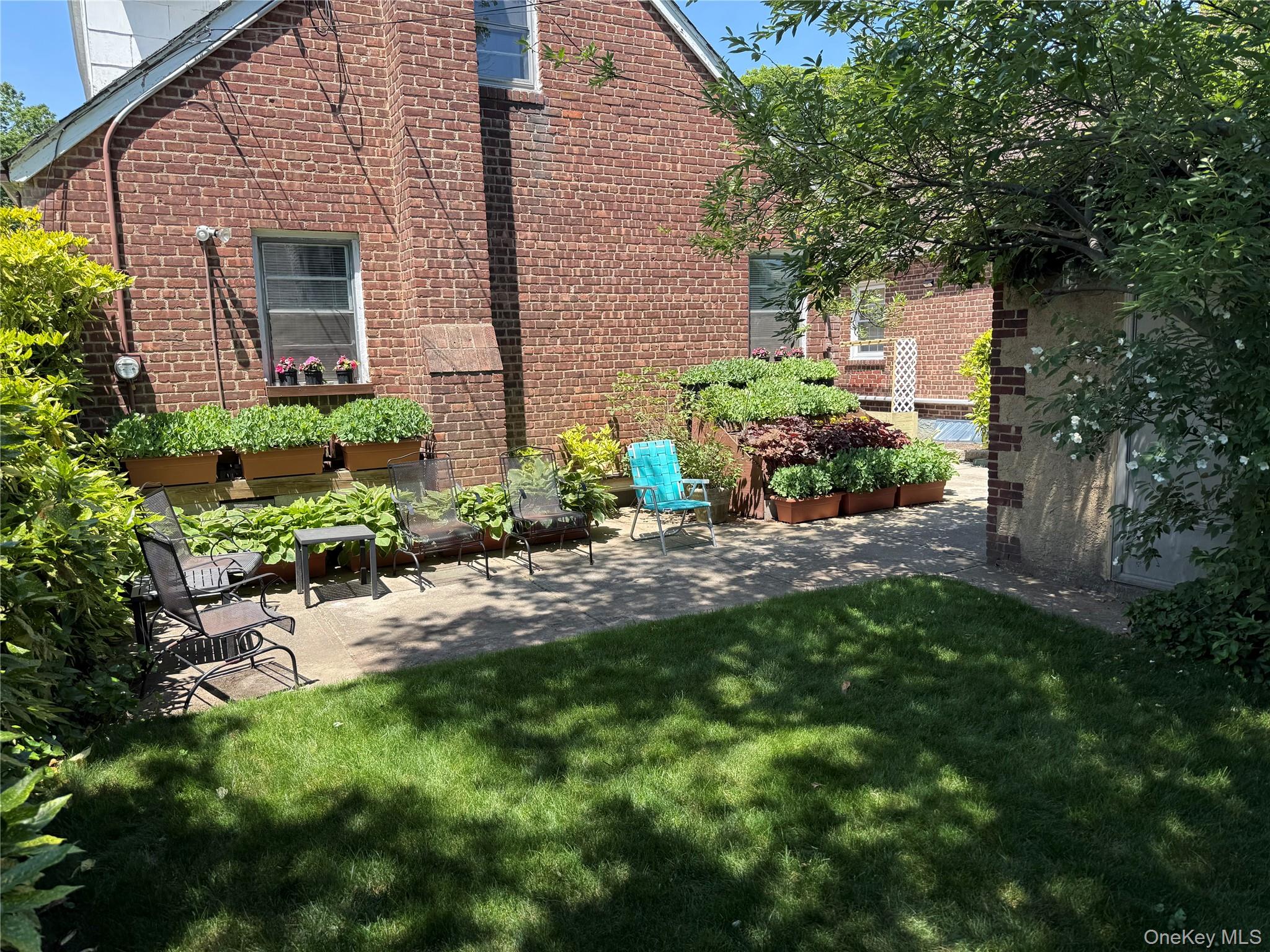 160 Albermarle Avenue Property Photo 22