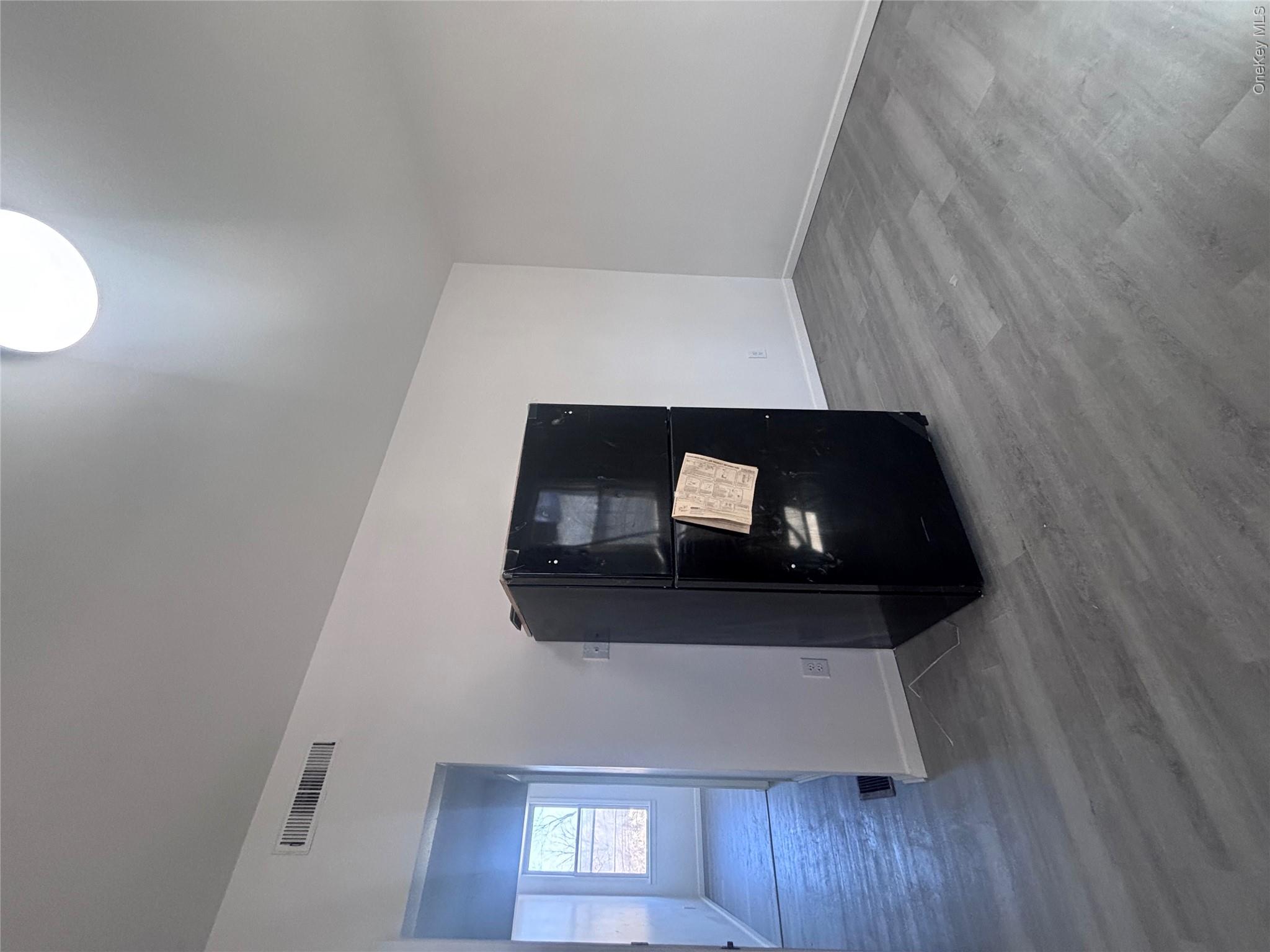 486 3rd Street 2 Property Photo 3