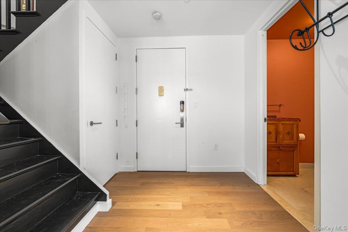 3585 Greystone Avenue 3e Property Photo 7