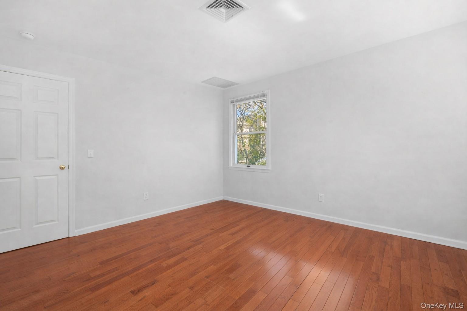 21 W Division Street Property Photo 15