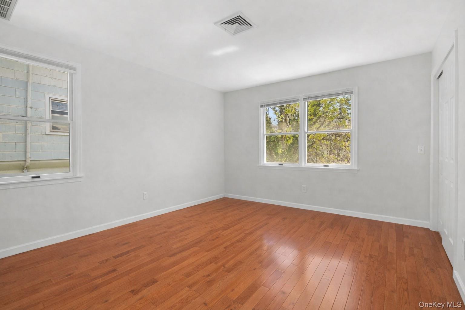 21 W Division Street Property Photo 16