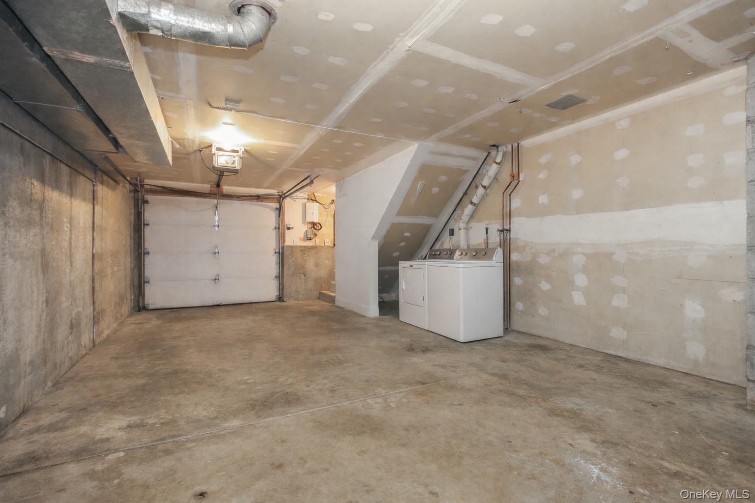 21 W Division Street Property Photo 18