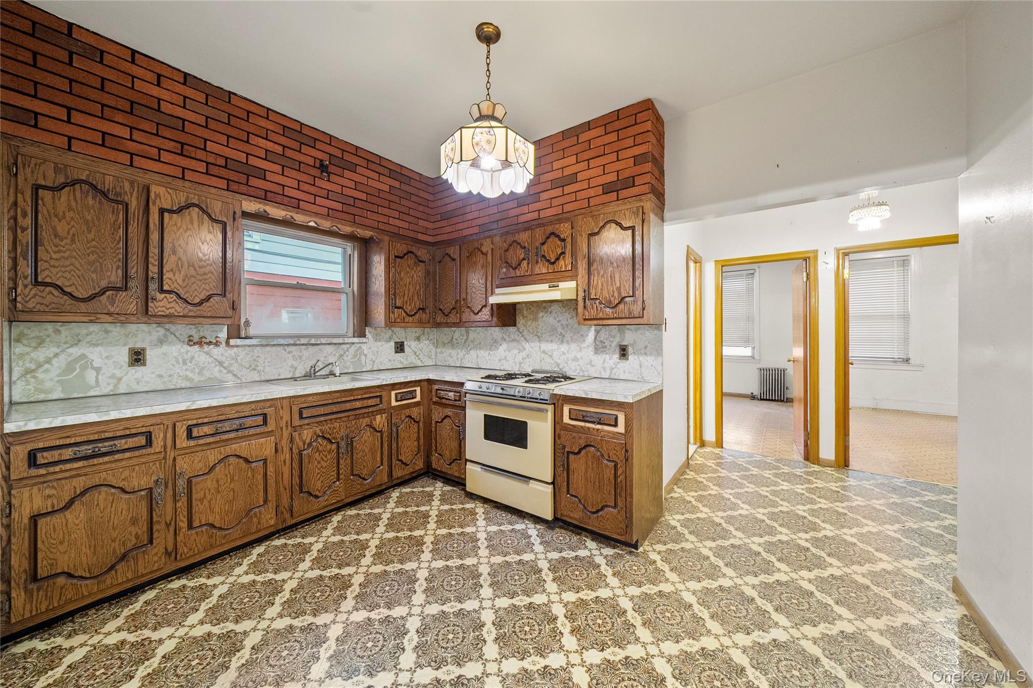 68-40 78th Street Property Photo 3