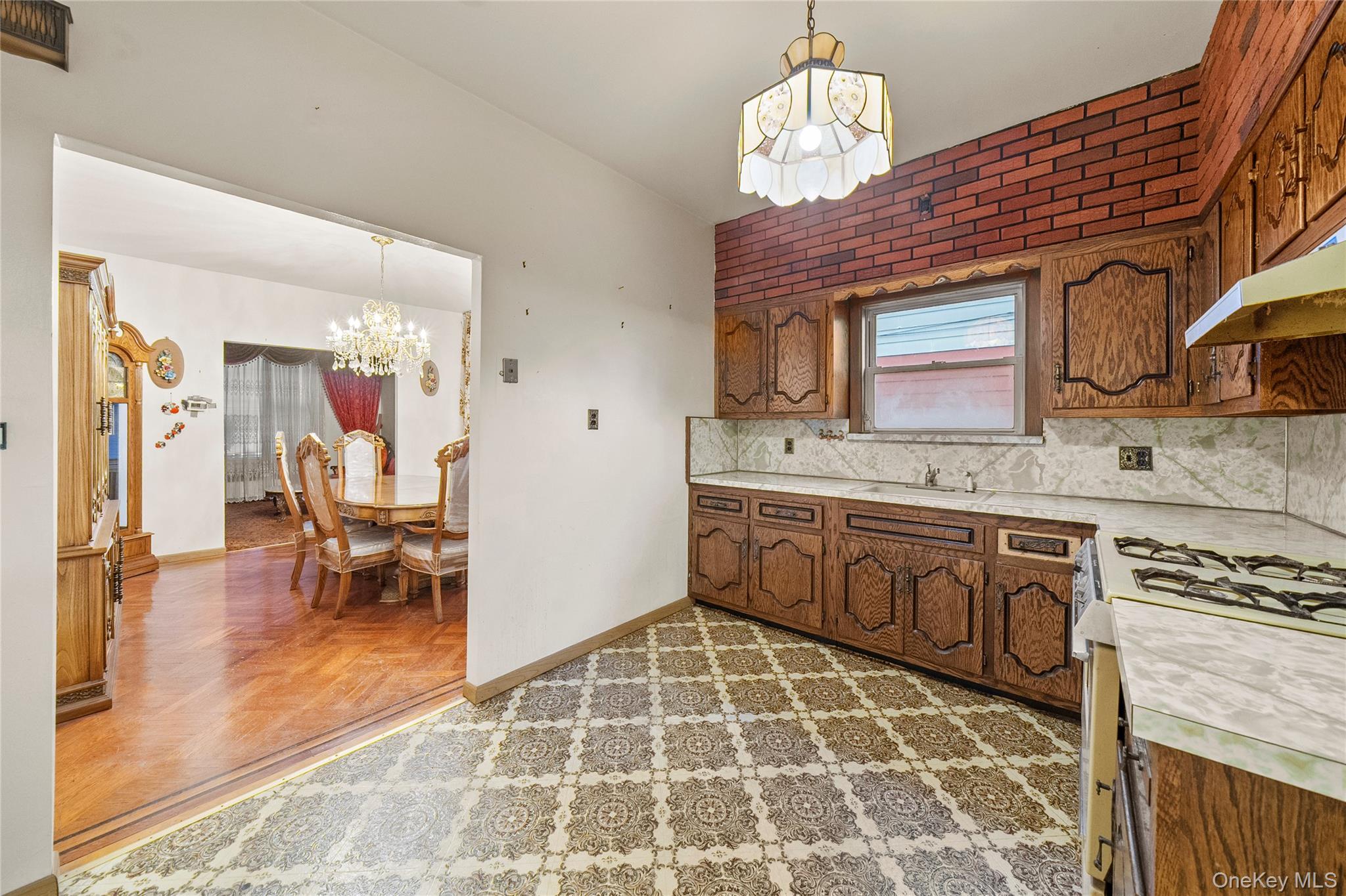 68-40 78th Street Property Photo 4