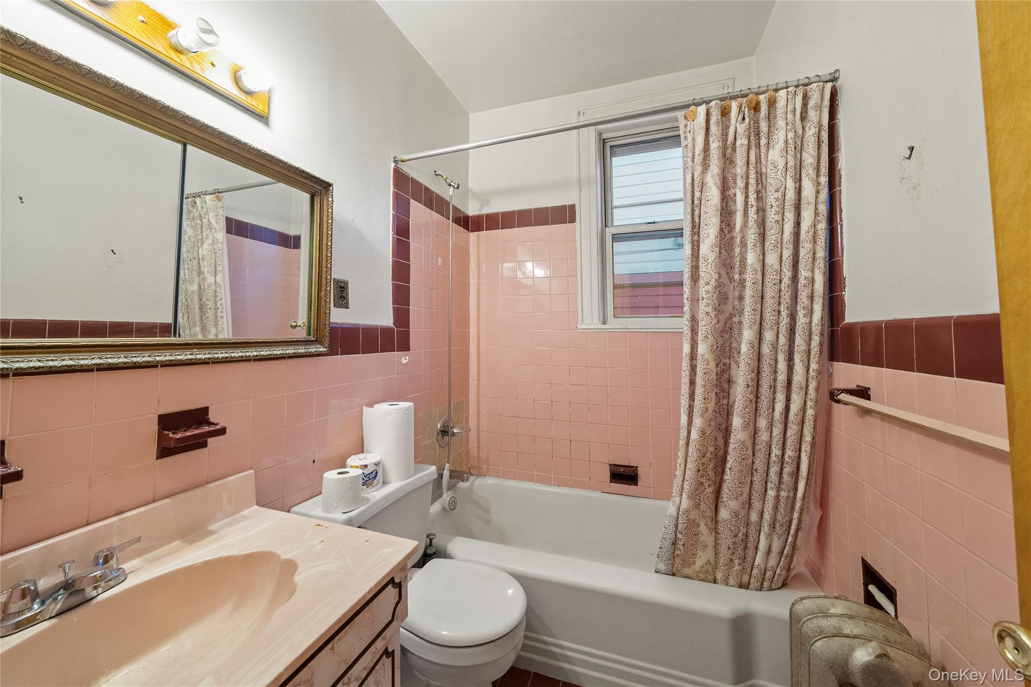 68-40 78th Street Property Photo 8