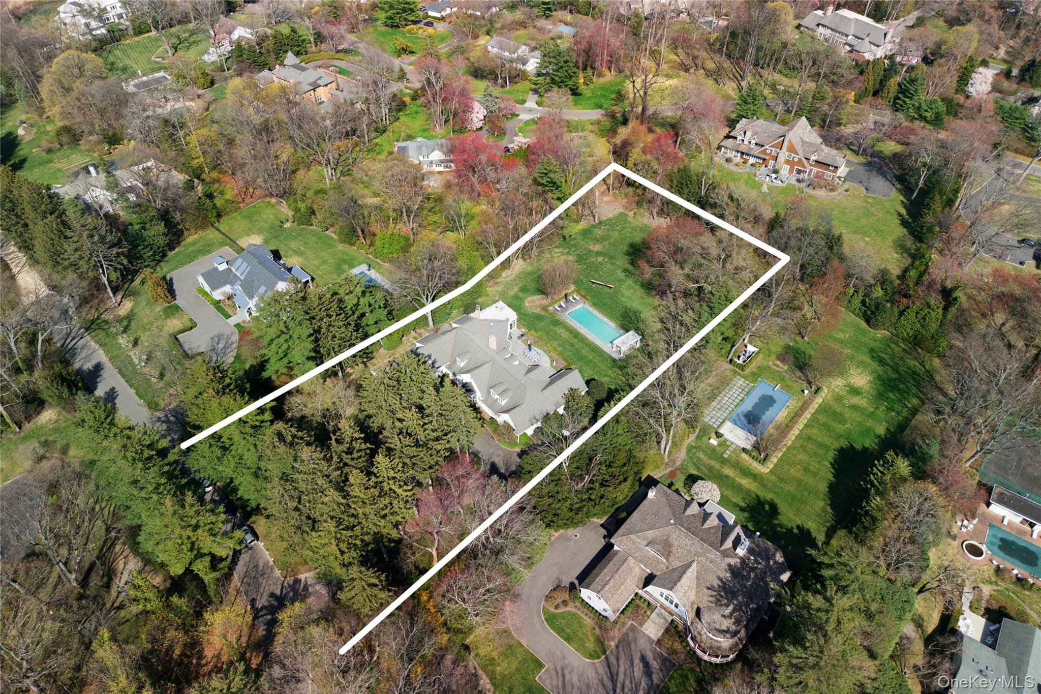 17 Hilldale Lane Property Photo 3