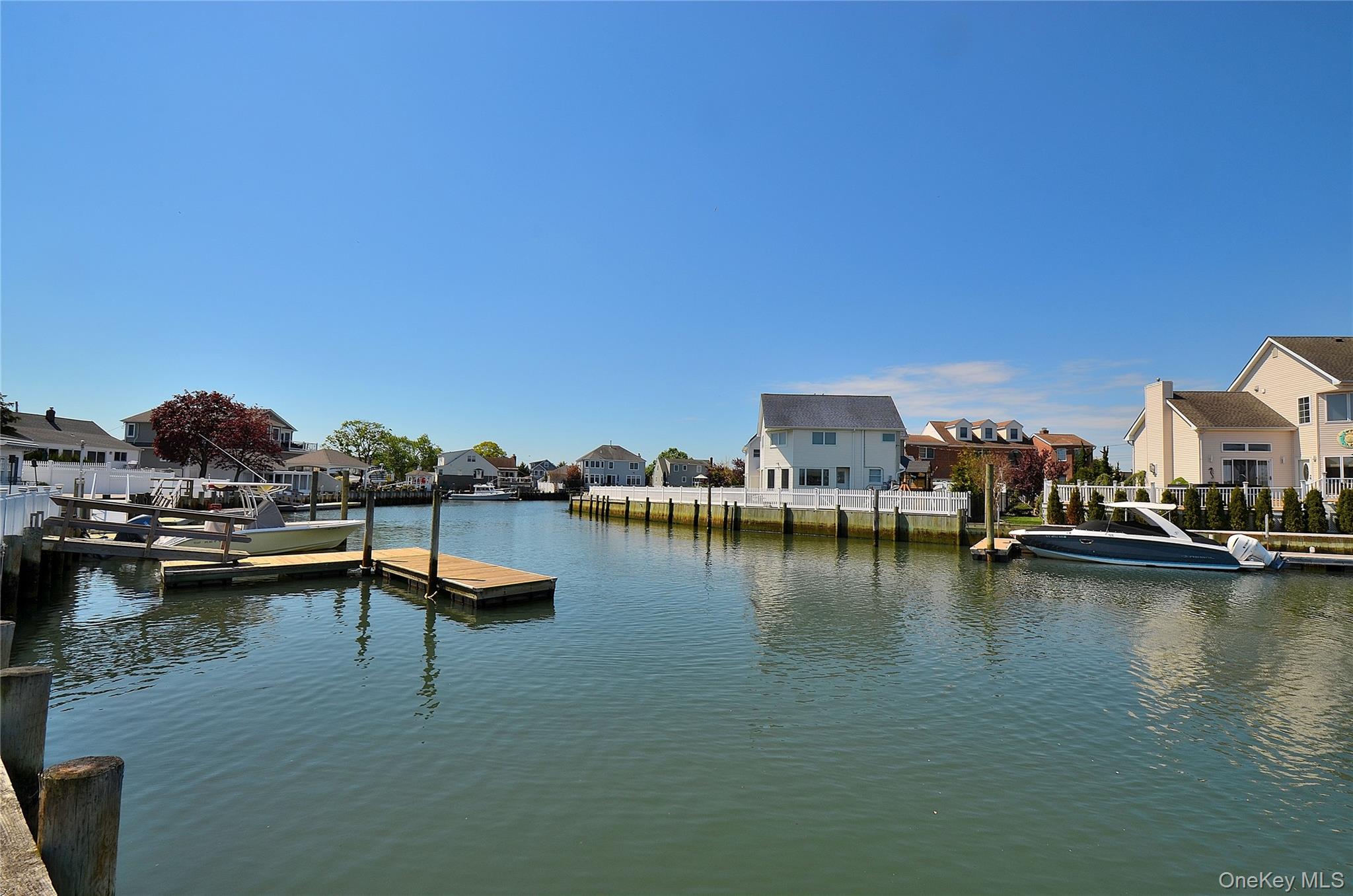 2586 Riverside Drive Property Photo 1