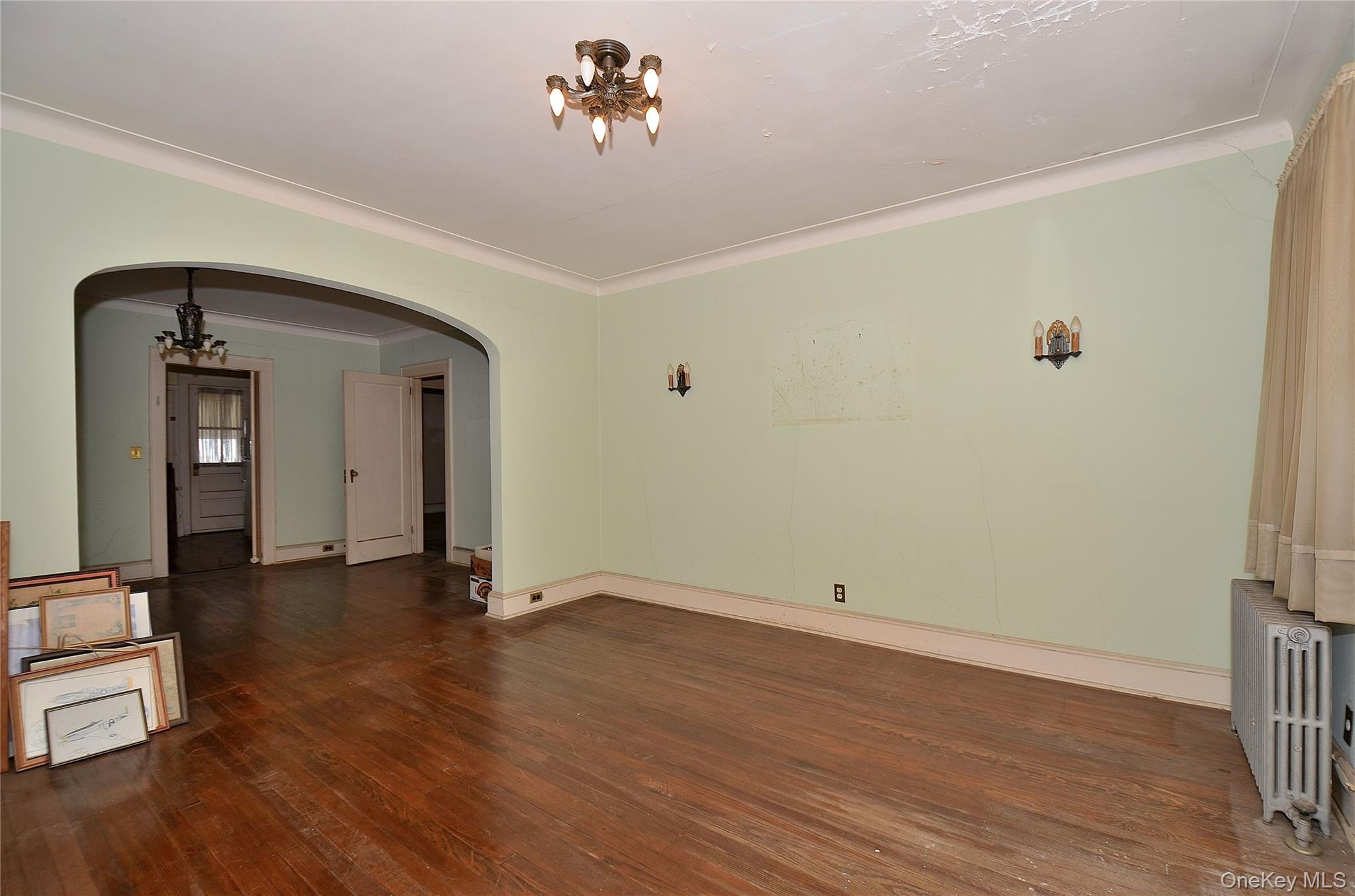 2586 Riverside Drive Property Photo 8