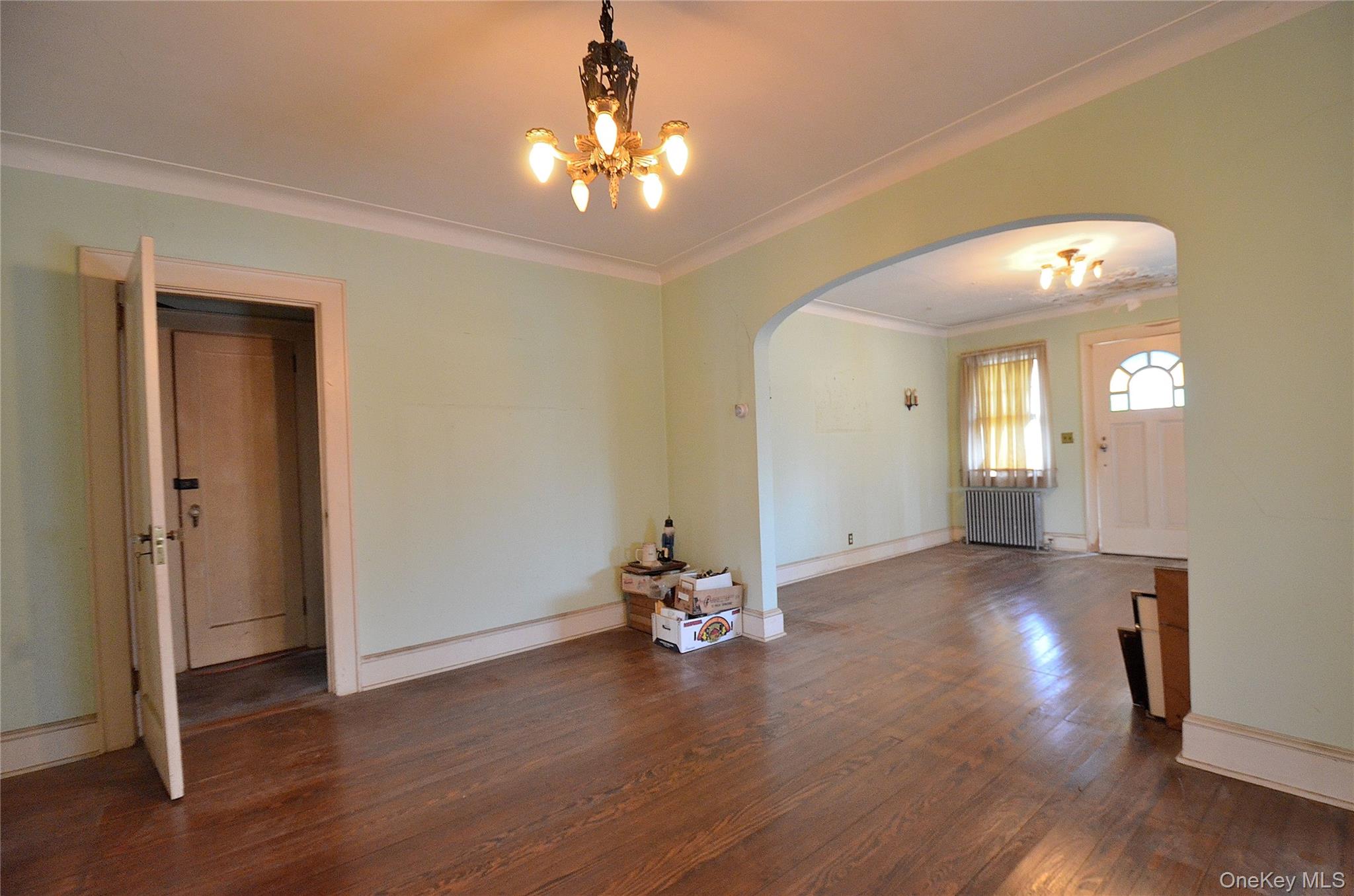 2586 Riverside Drive Property Photo 9