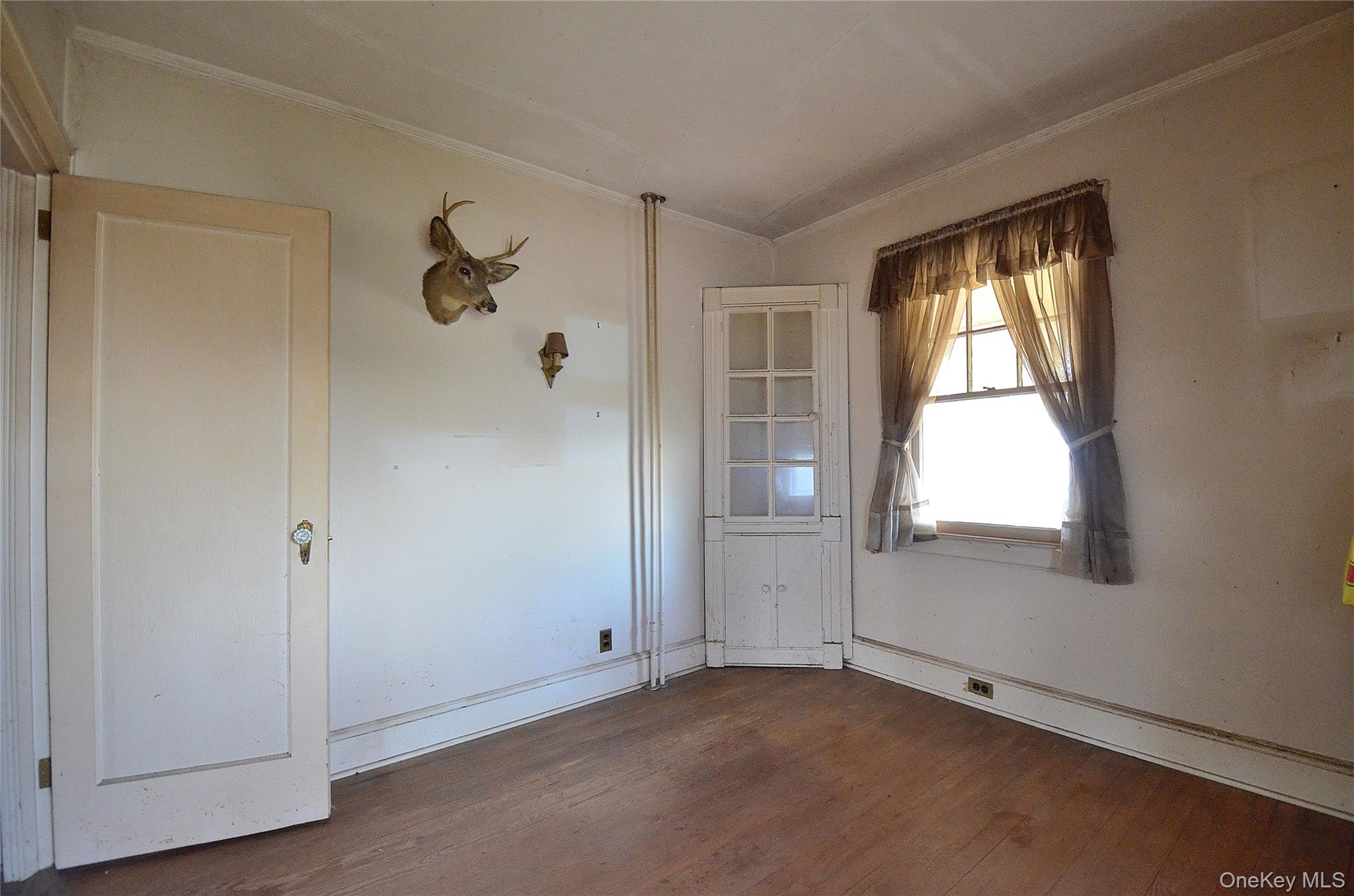 2586 Riverside Drive Property Photo 12