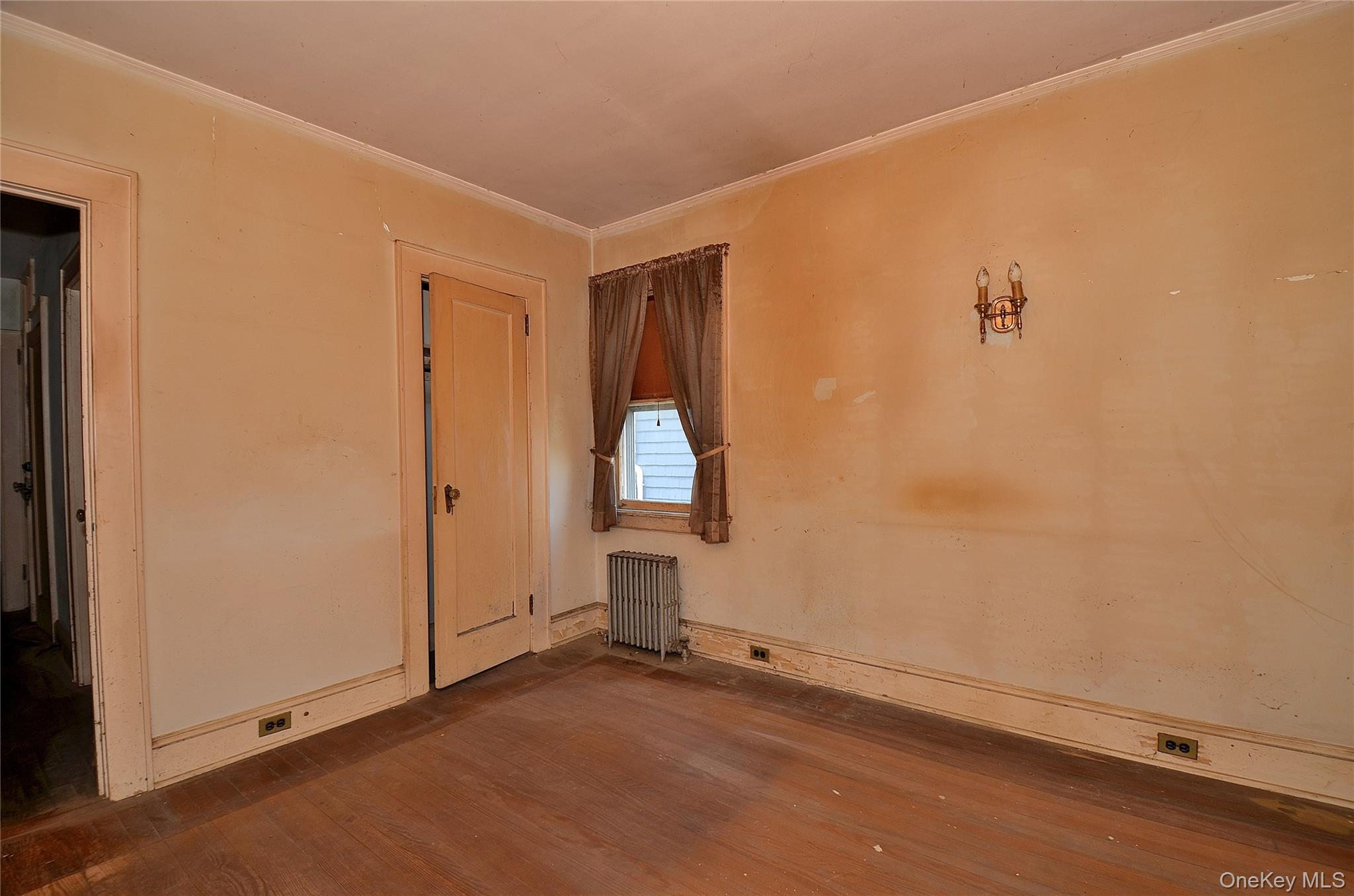 2586 Riverside Drive Property Photo 14