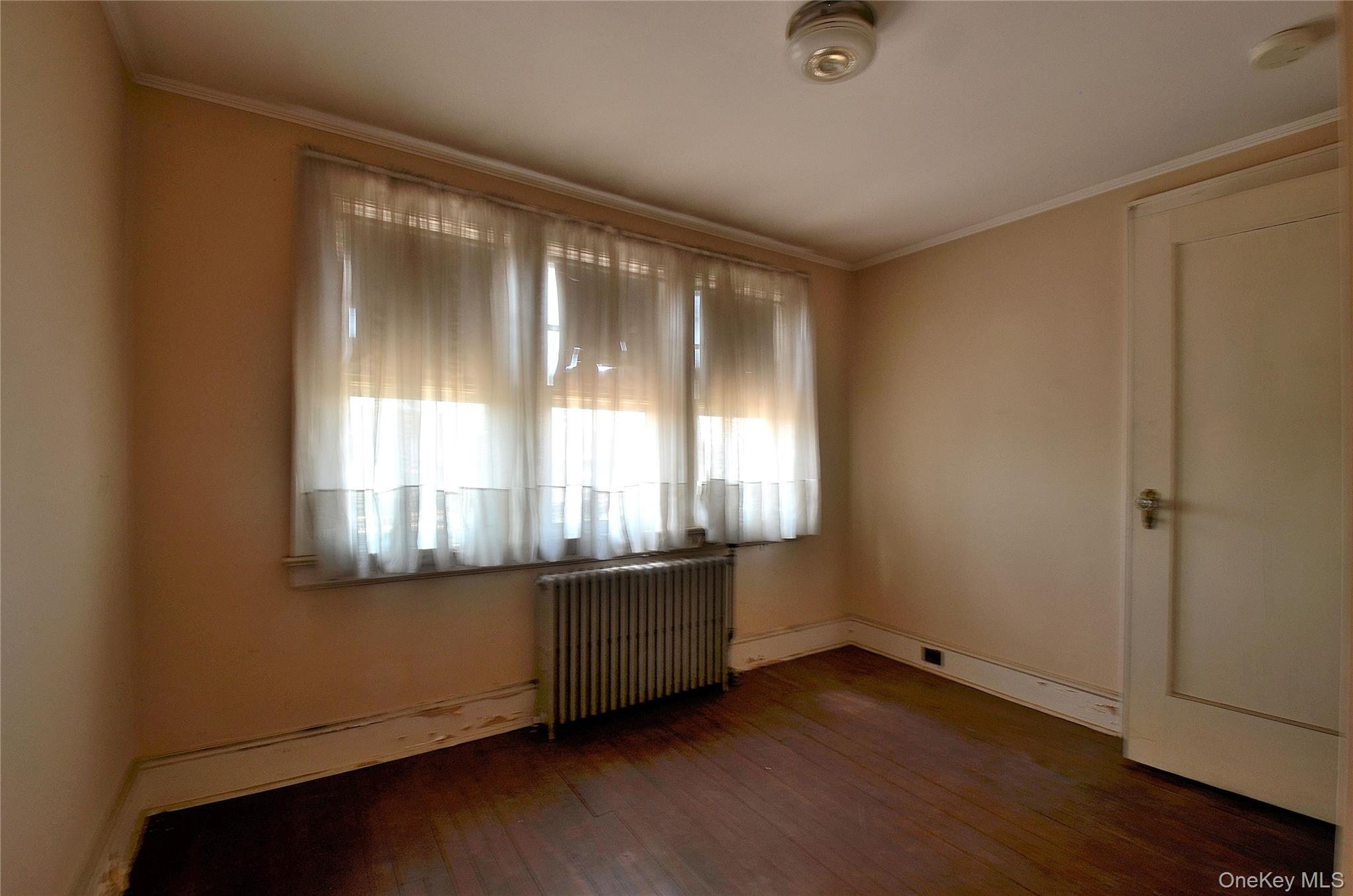 2586 Riverside Drive Property Photo 17