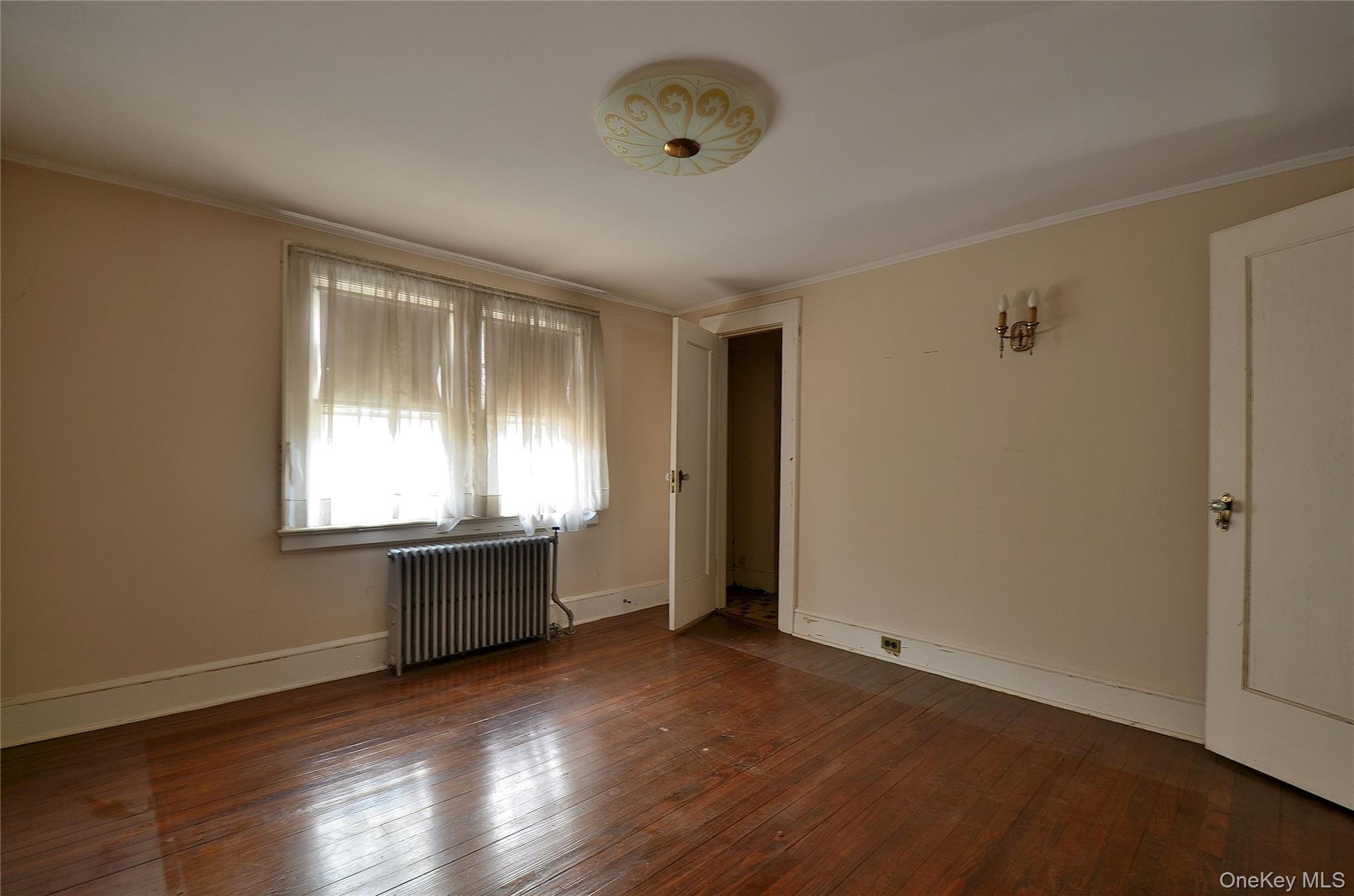 2586 Riverside Drive Property Photo 18