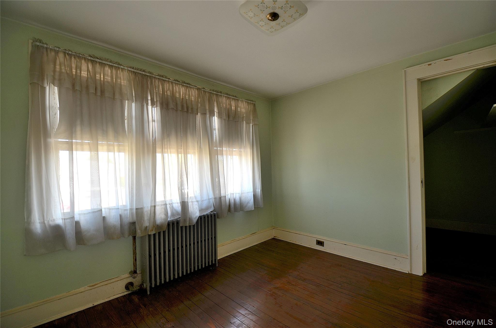 2586 Riverside Drive Property Photo 20