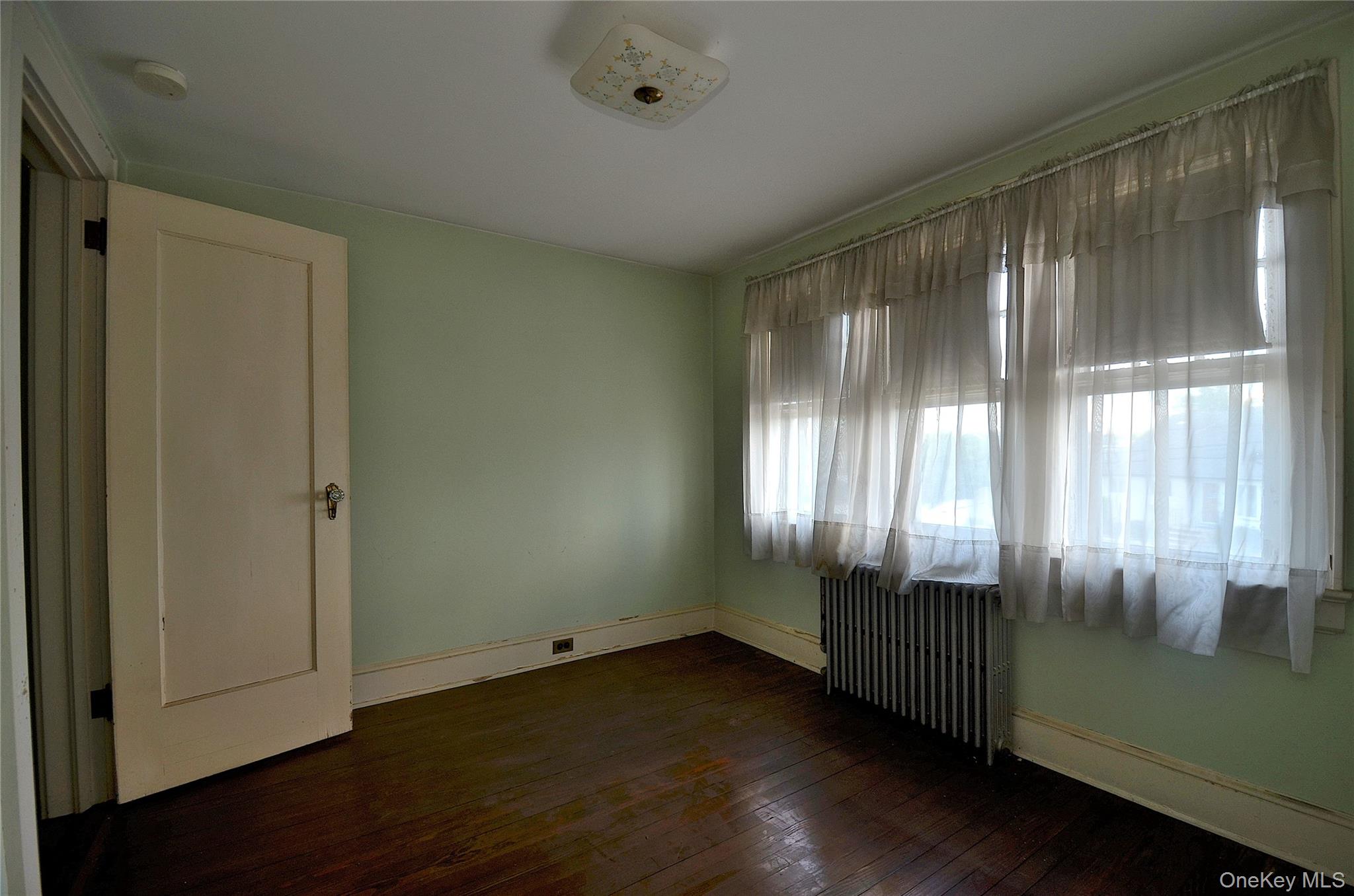 2586 Riverside Drive Property Photo 21