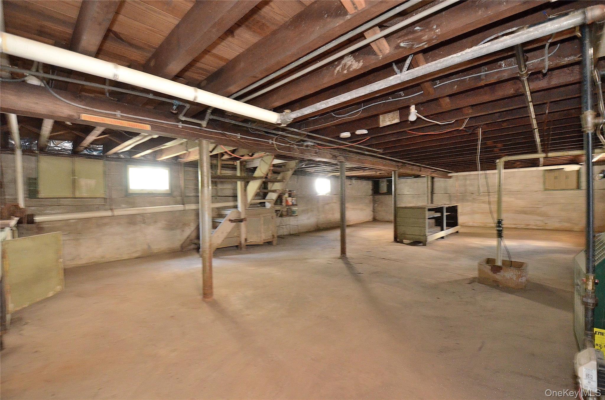 2586 Riverside Drive Property Photo 25