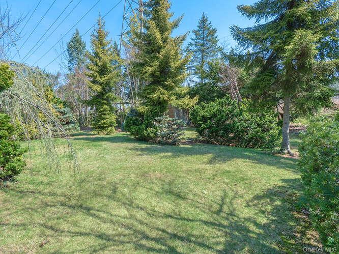 1106 Glen Cove Avenue Property Photo 25