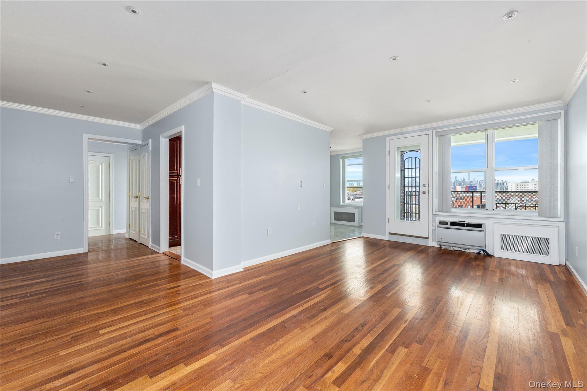 60th Street 34th Avenue 6d Property Photo 3