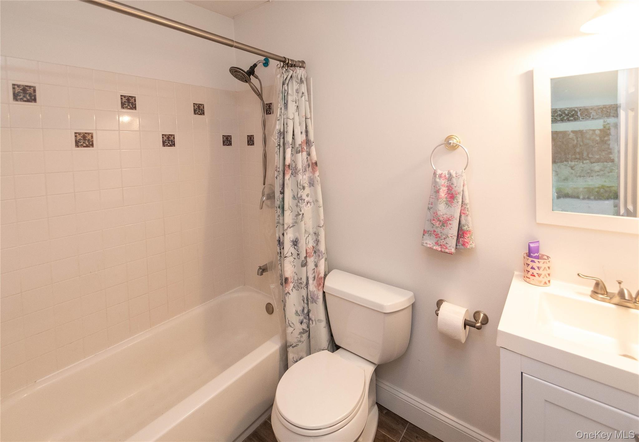 107 Dunthorne Drive Property Photo 25