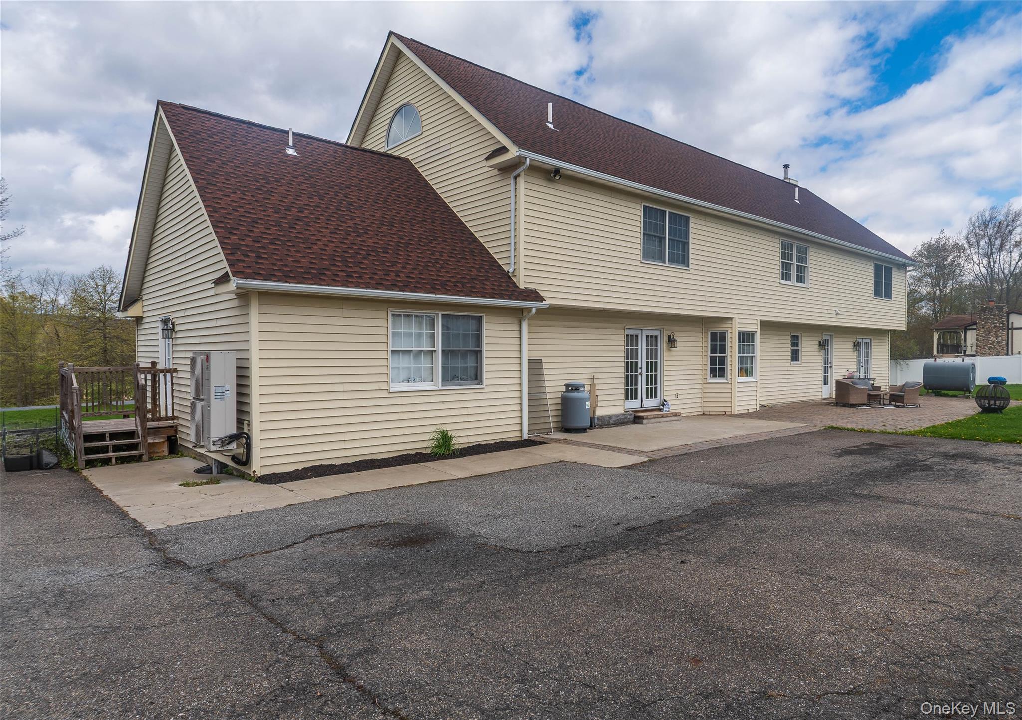 107 Dunthorne Drive Property Photo 42