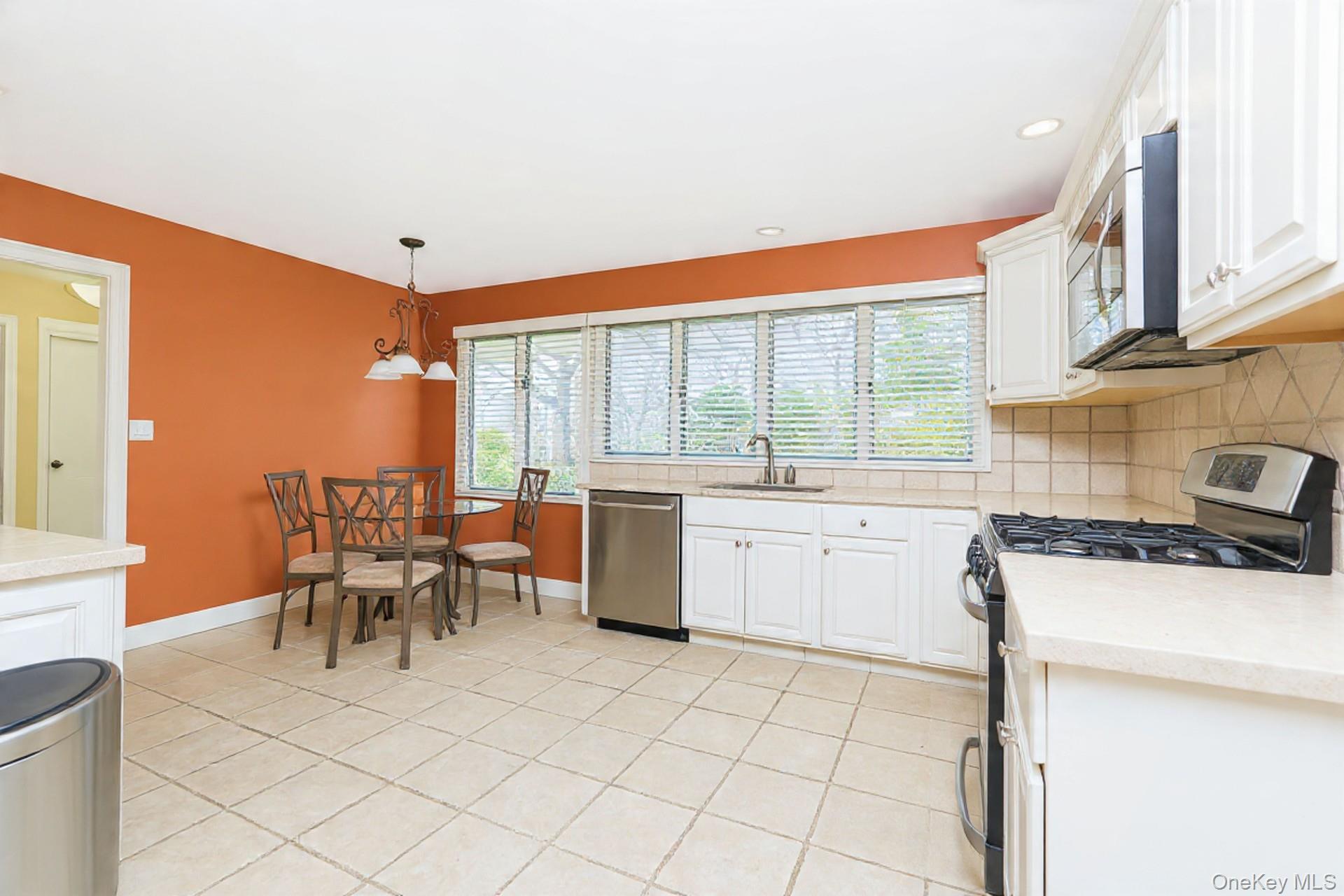 18 Emerson Avenue Property Photo 2