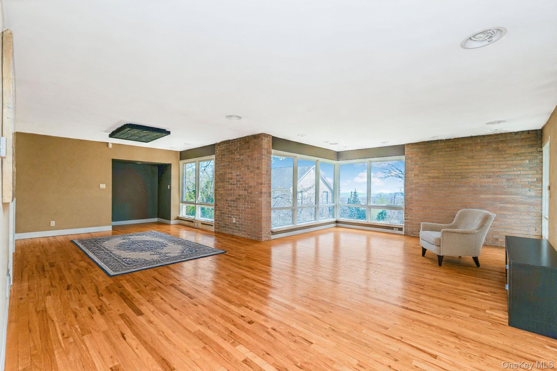 18 Emerson Avenue Property Photo 5