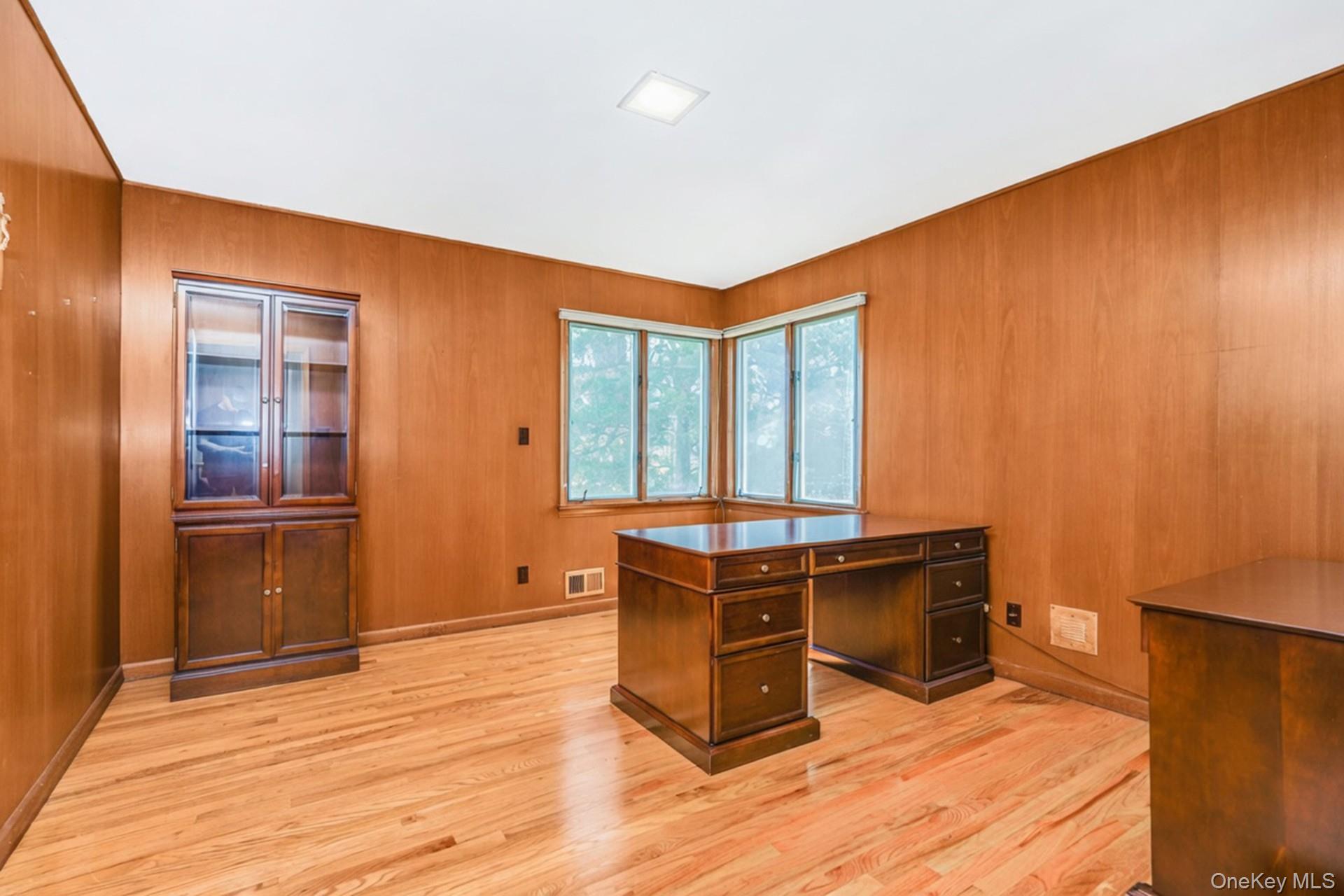 18 Emerson Avenue Property Photo 8