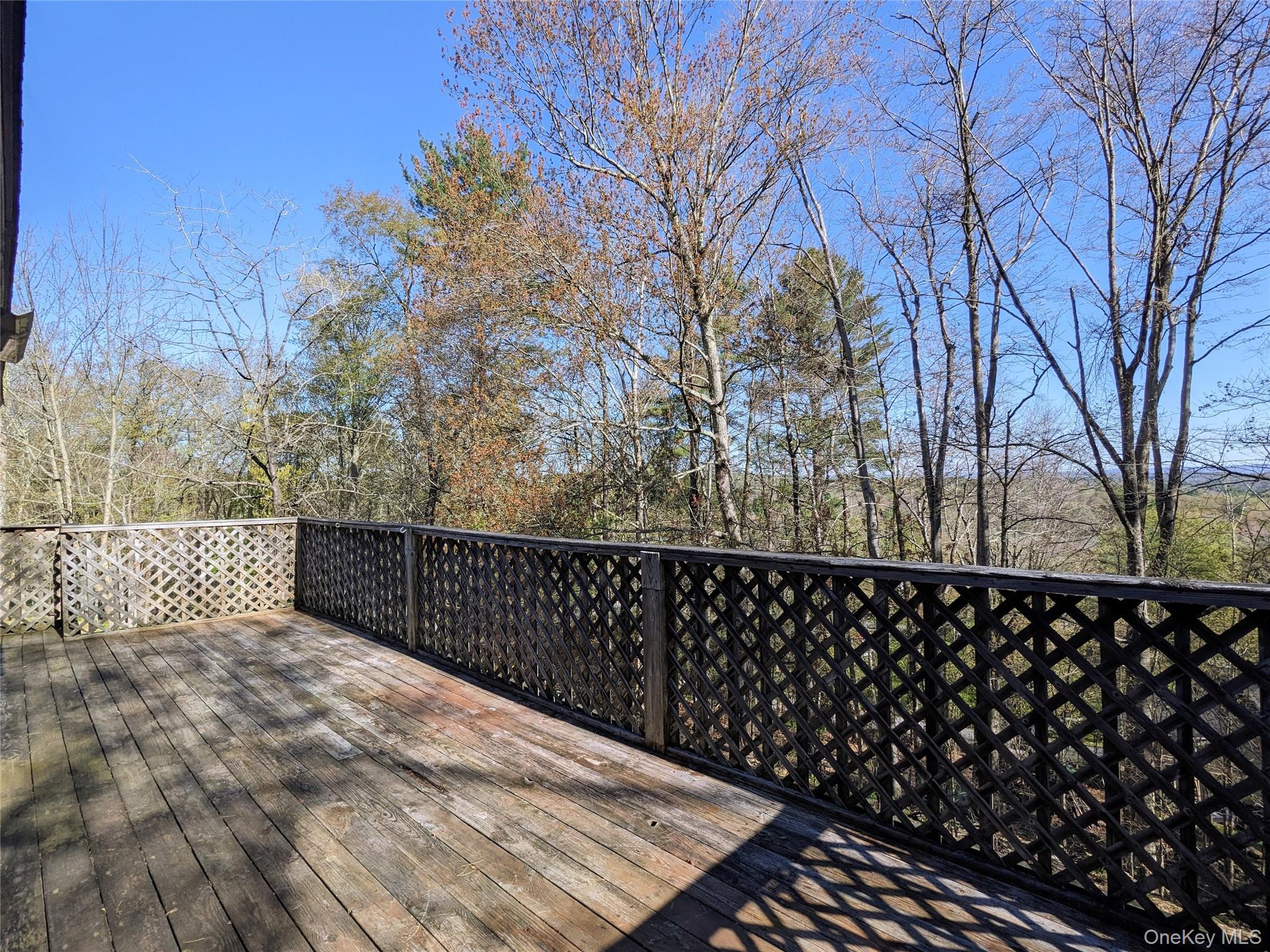 33 E Tusten Place Property Photo 14