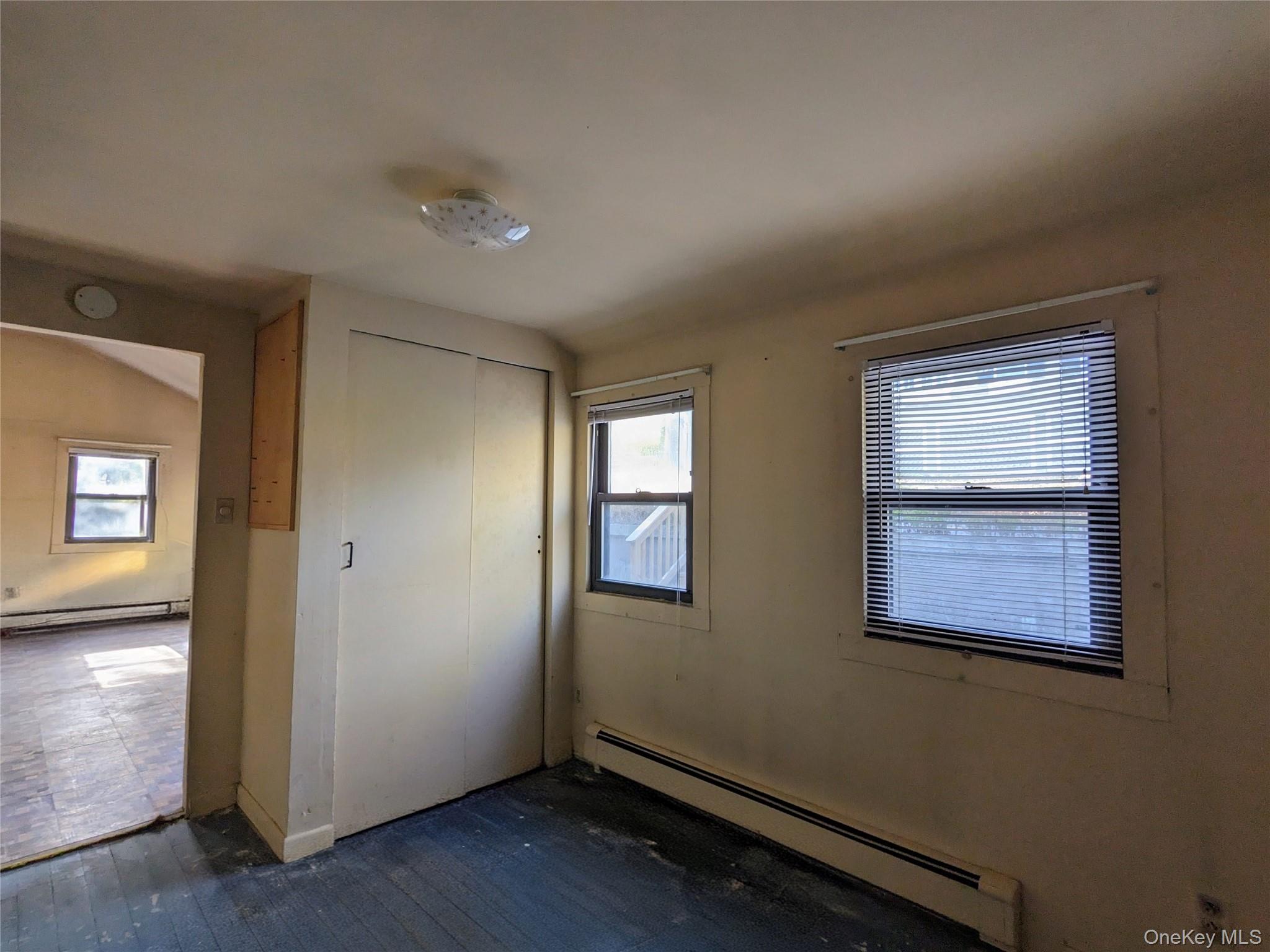 33 E Tusten Place Property Photo 27
