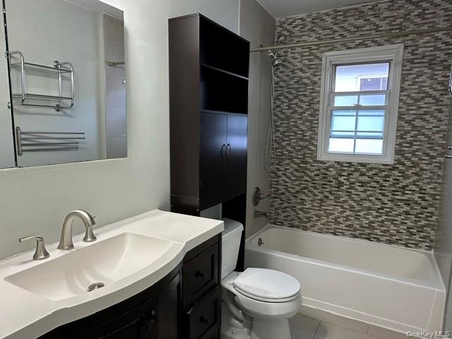 13 Juniper Road 2nd Fl Property Photo 7
