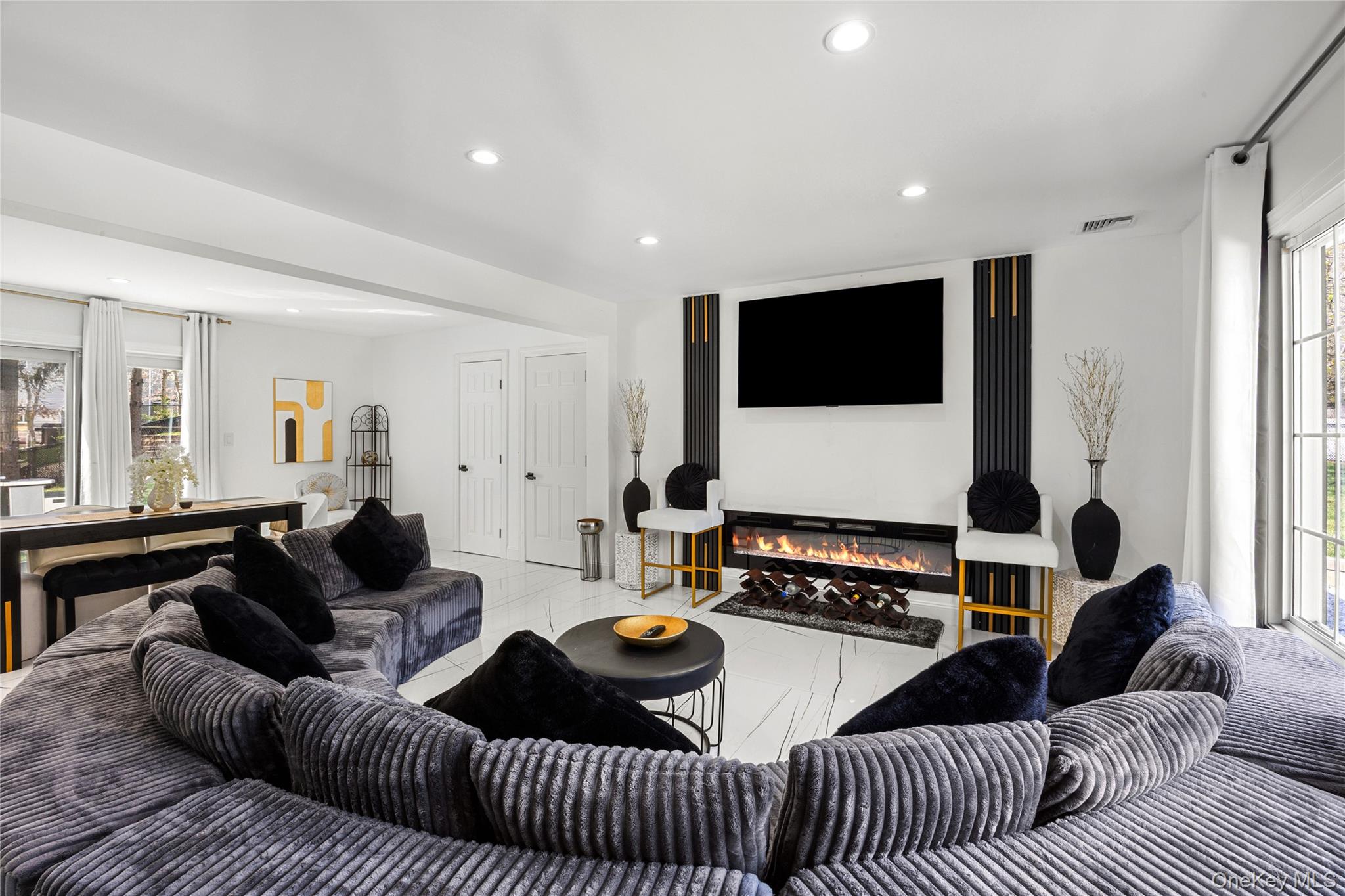 2 Grove Avenue Property Photo 6