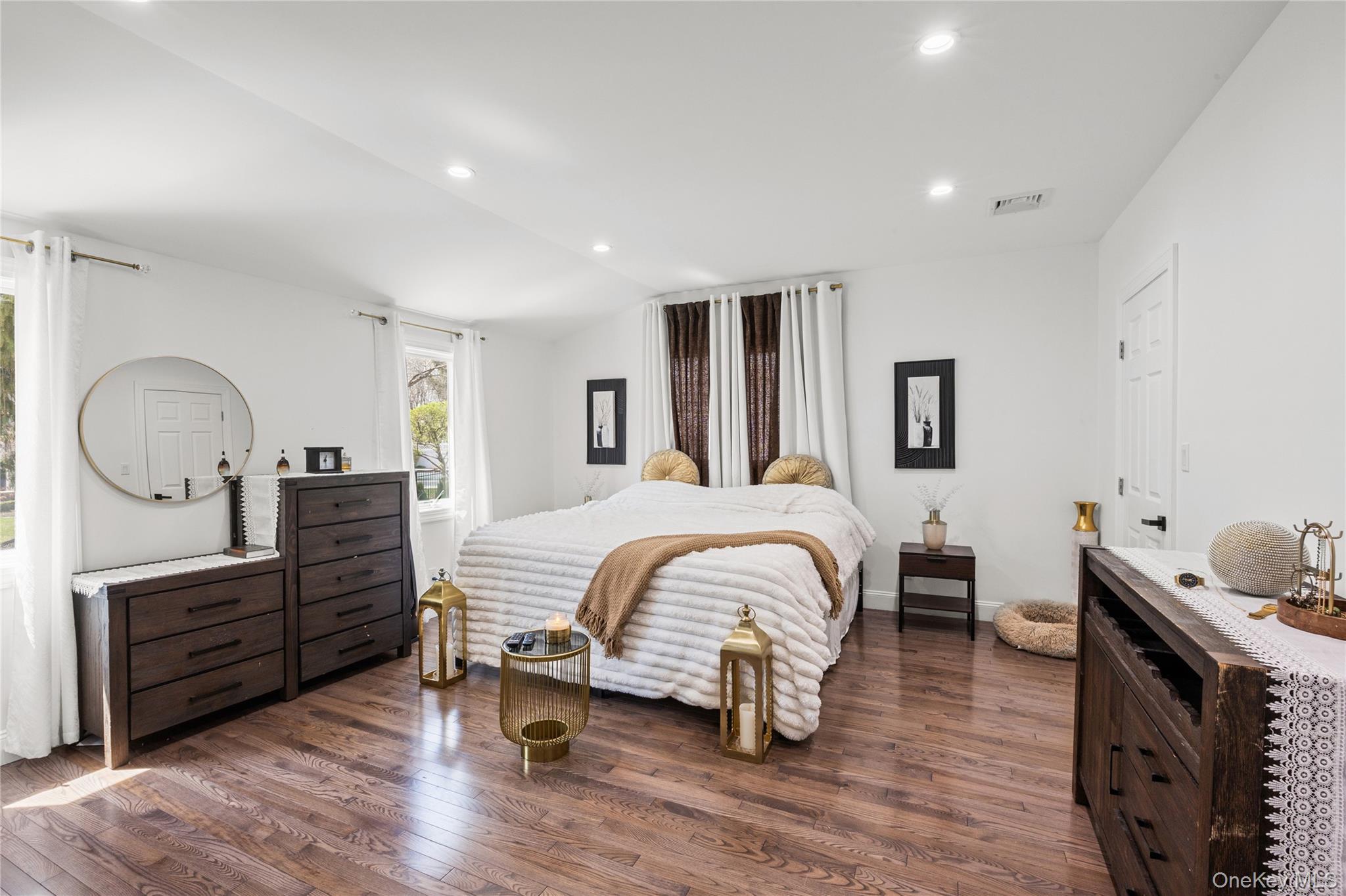 2 Grove Avenue Property Photo 16