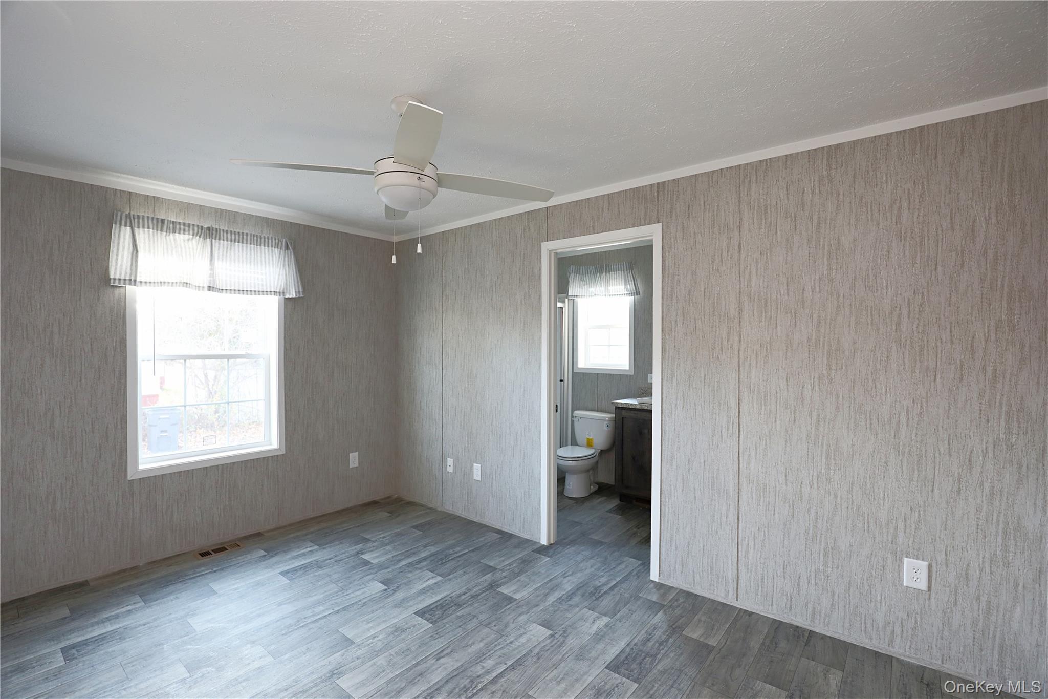 414 Joslen Boulevard 1 Property Photo 7