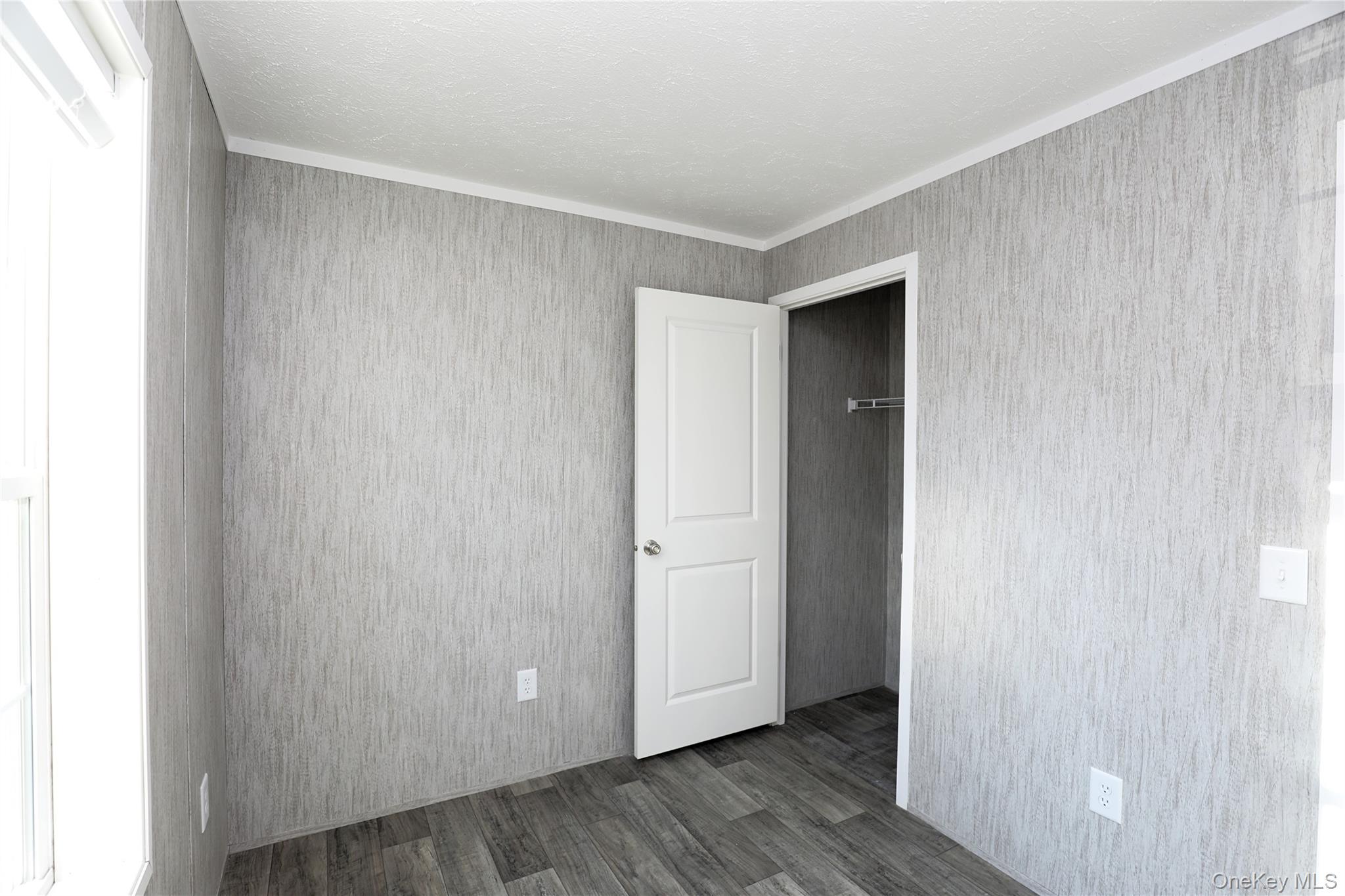 414 Joslen Boulevard 1 Property Photo 10