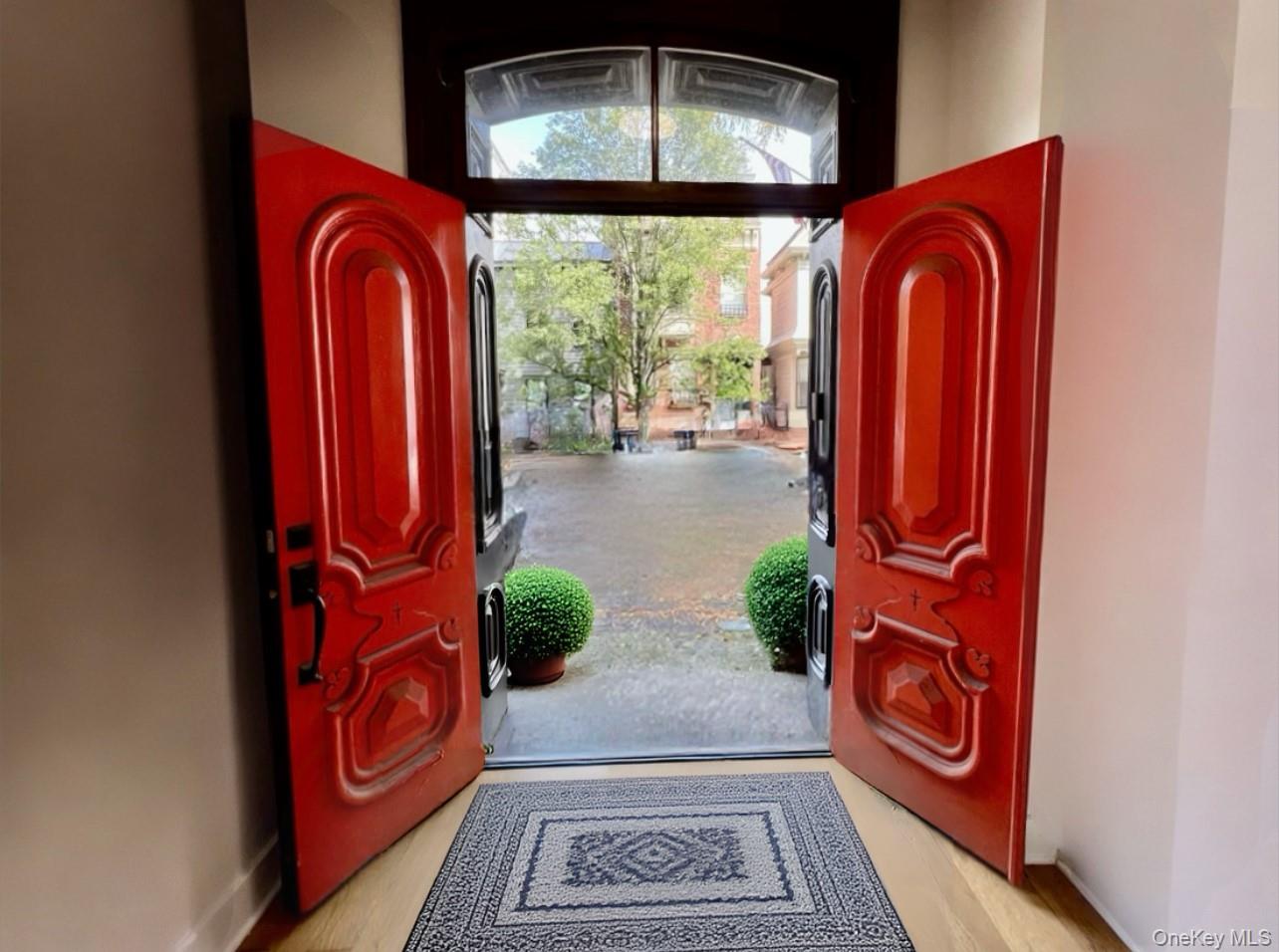 125 Warren Street Property Photo 2
